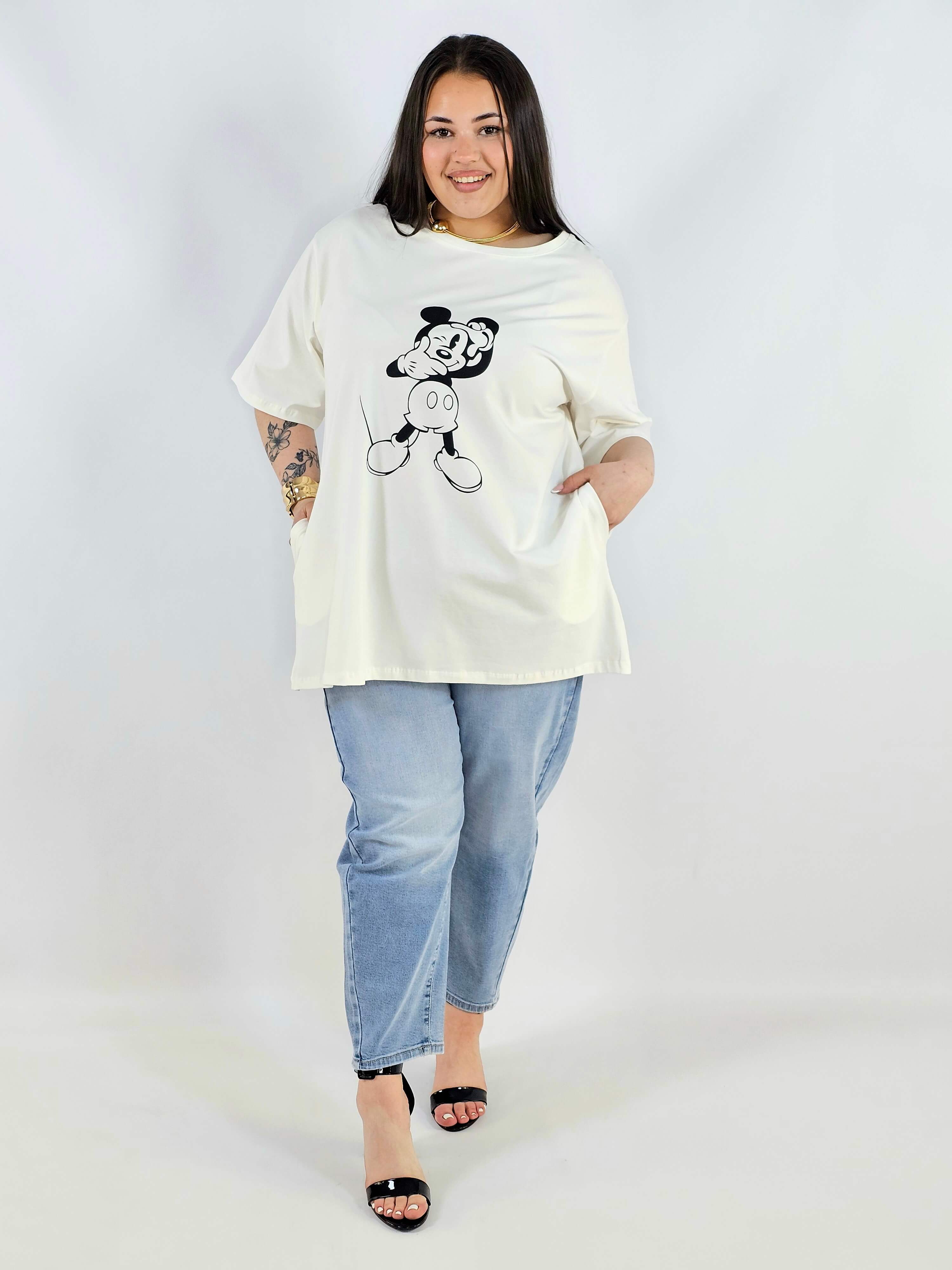 Bluzka plus size z nadrukiem Miki XXL – modny luz i wygoda Stylowa XL