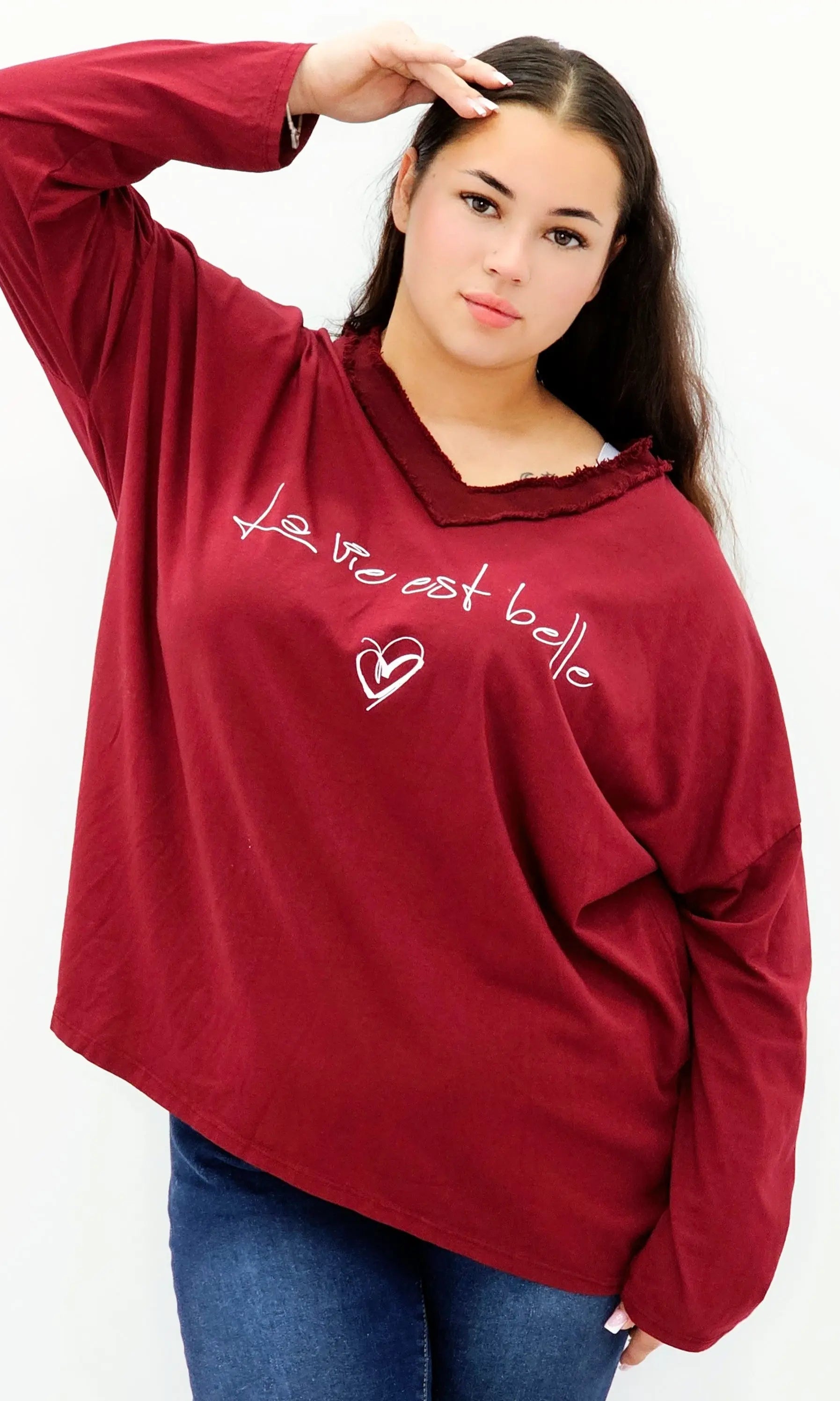 Bluzka plus size z napisem „La vie est belle” – modna, wygodna i stylowa Stylowa XL