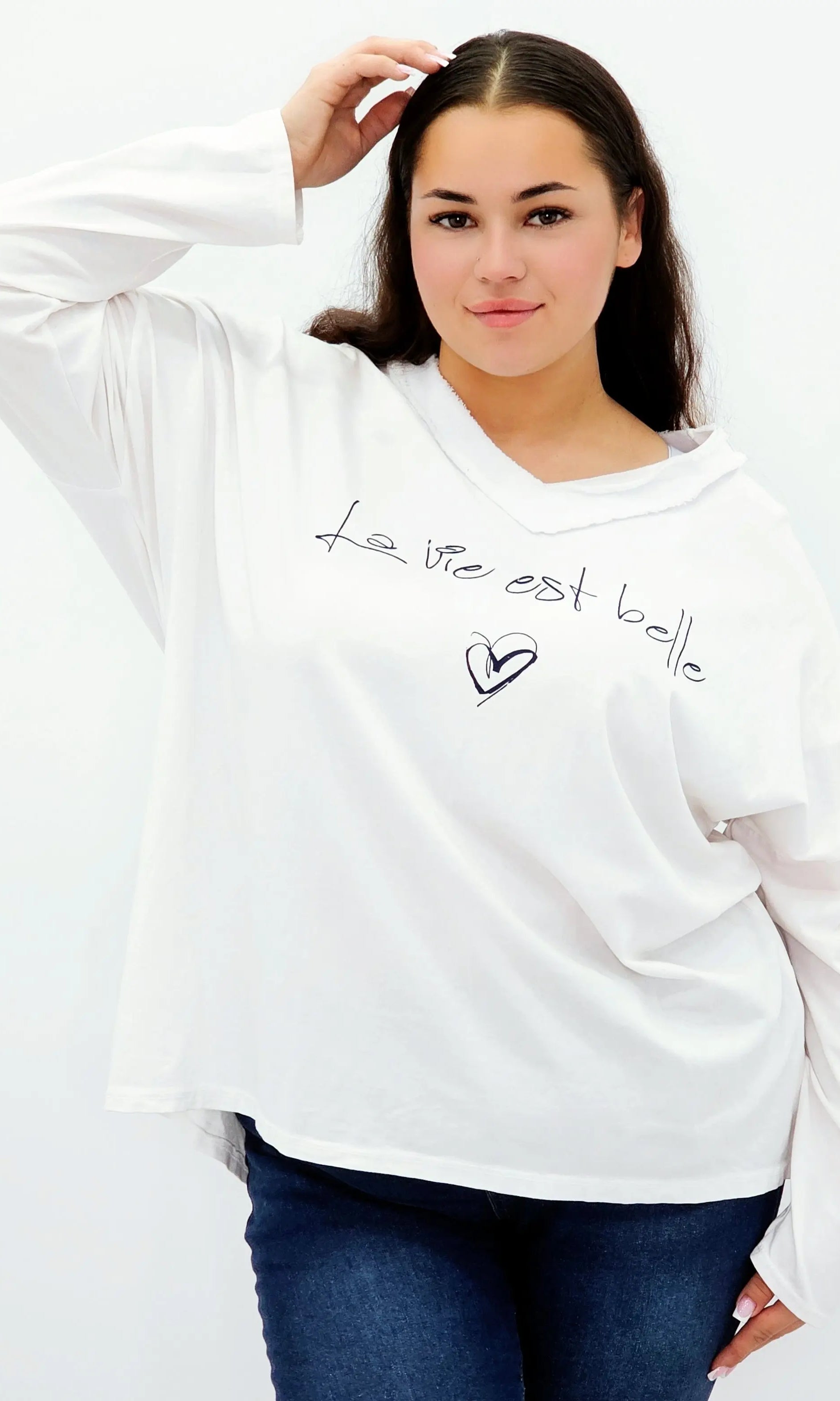 Bluzka plus size z napisem „La vie est belle” – modna, wygodna i stylowa Stylowa XL