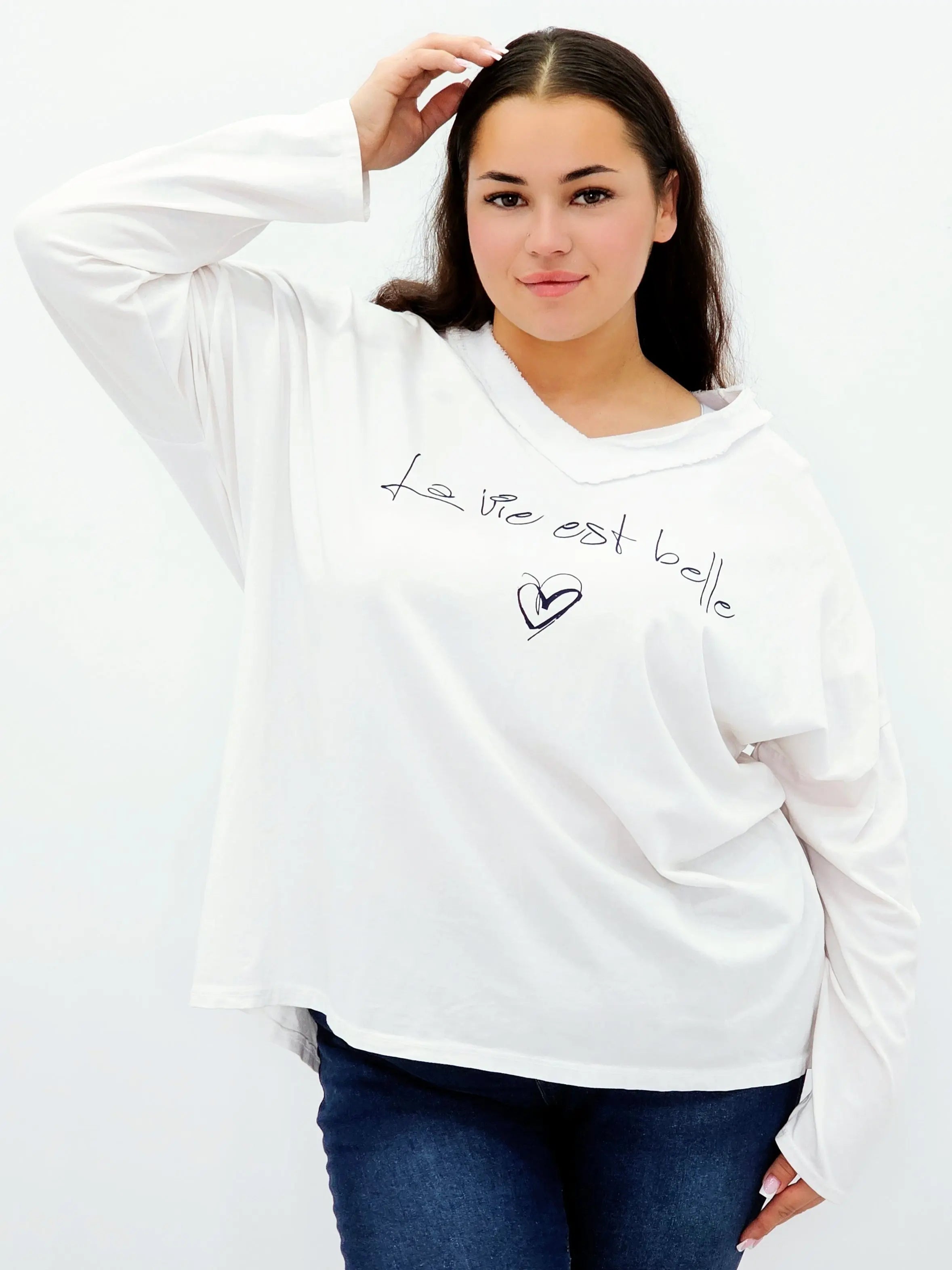 Bluzka plus size z napisem „La vie est belle” – modna, wygodna i stylowa Stylowa XL
