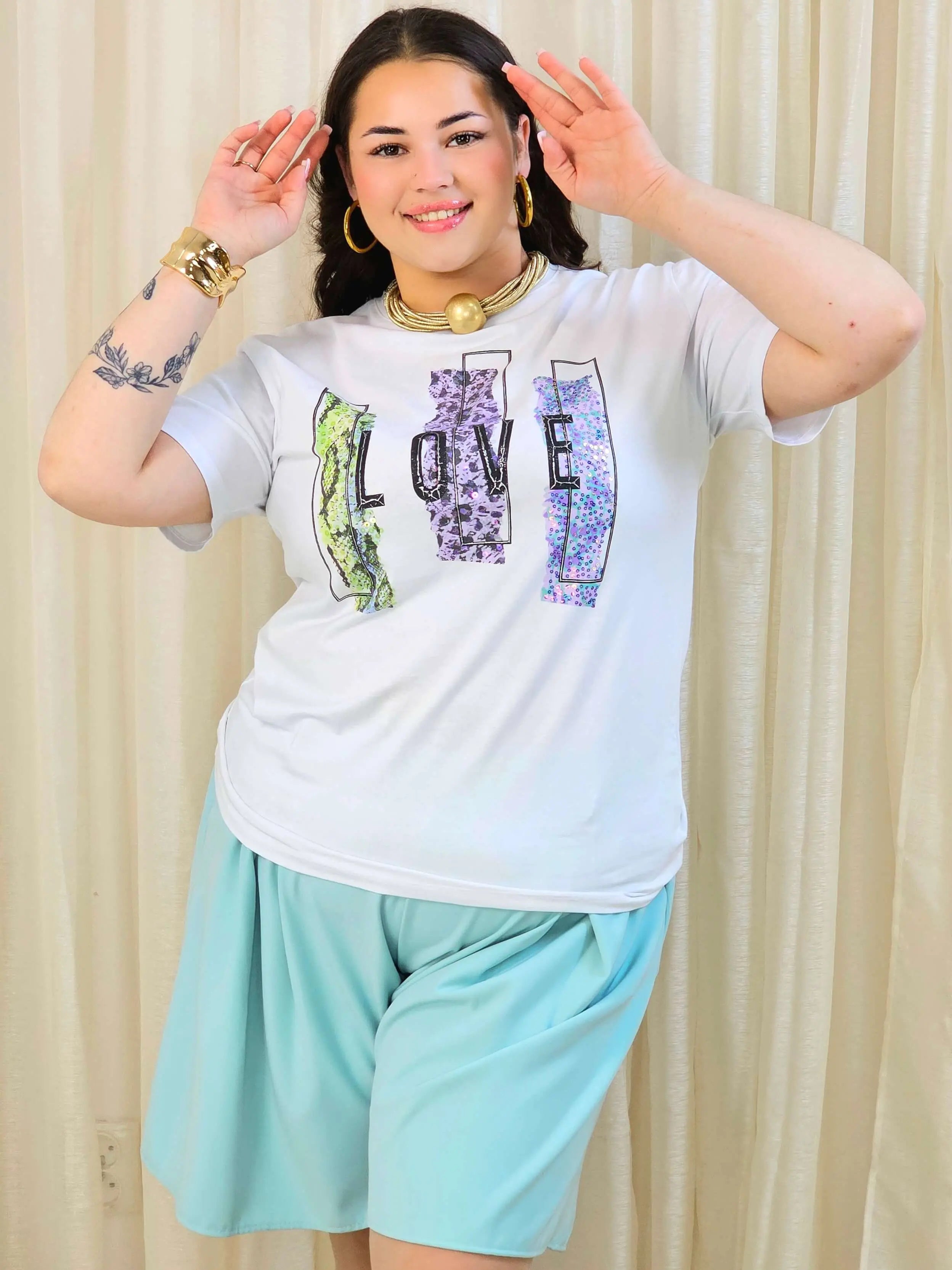 Bluzka plus size z ozdobnym nadrukiem i krótkim rękawem Stylowa XL