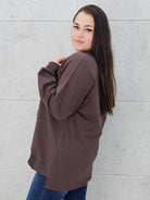 Bluzka plus size z sercem i cekinami – modny look XXL Stylowa XL