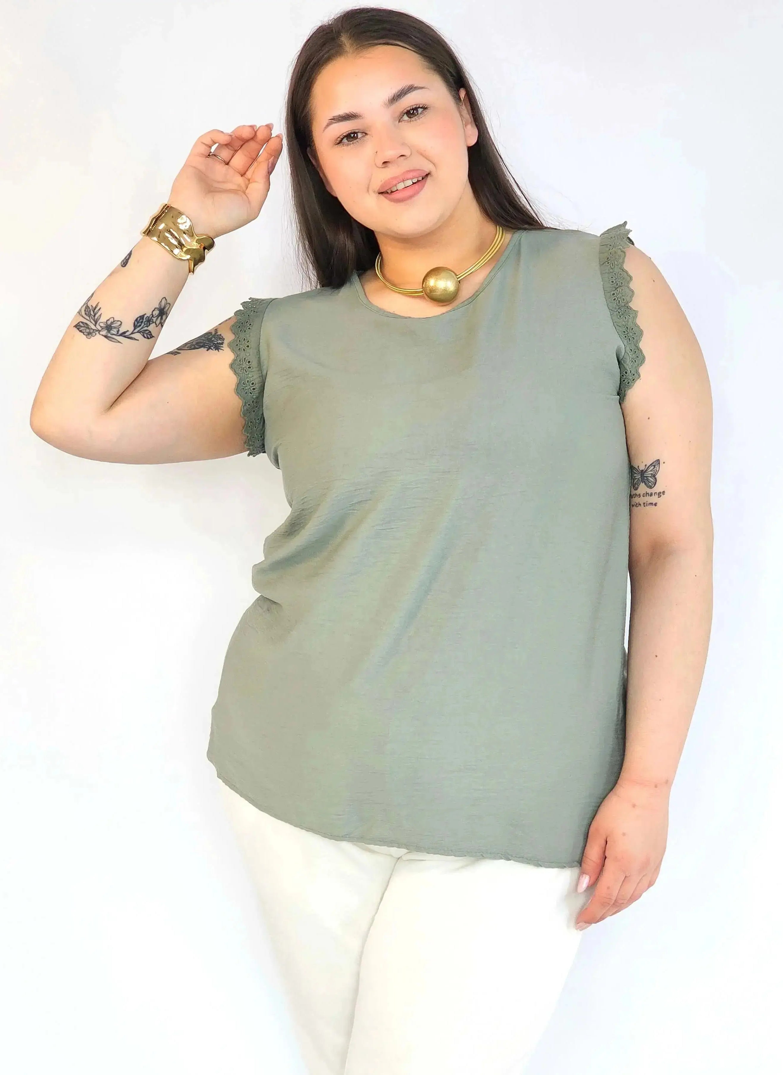 Bluzka plus size z wiskozy – lekka bluzka damska XXL z haftowanym rękawem Stylowa XL