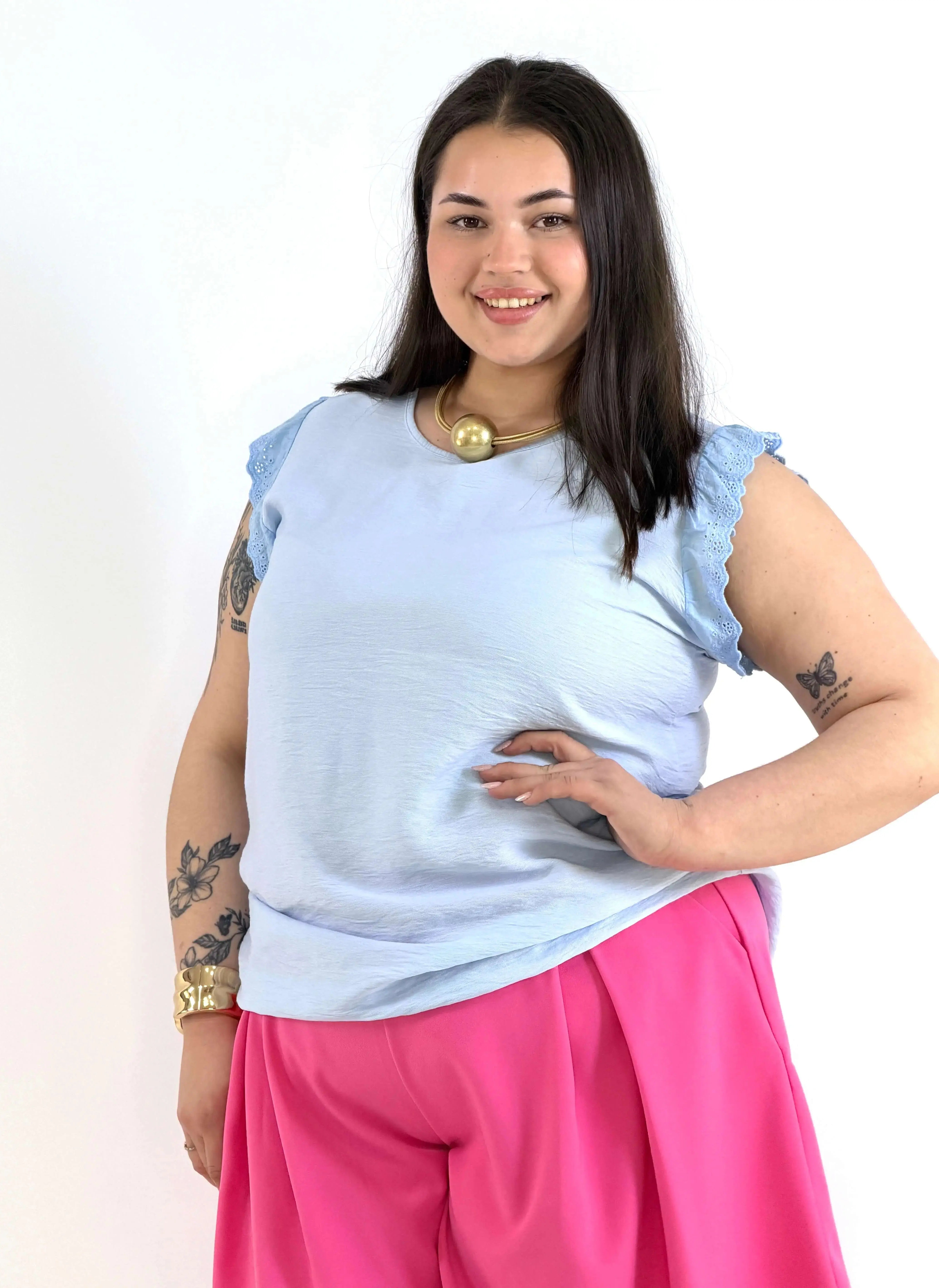 Bluzka plus size z wiskozy – lekka bluzka damska XXL z haftowanym rękawem Stylowa XL