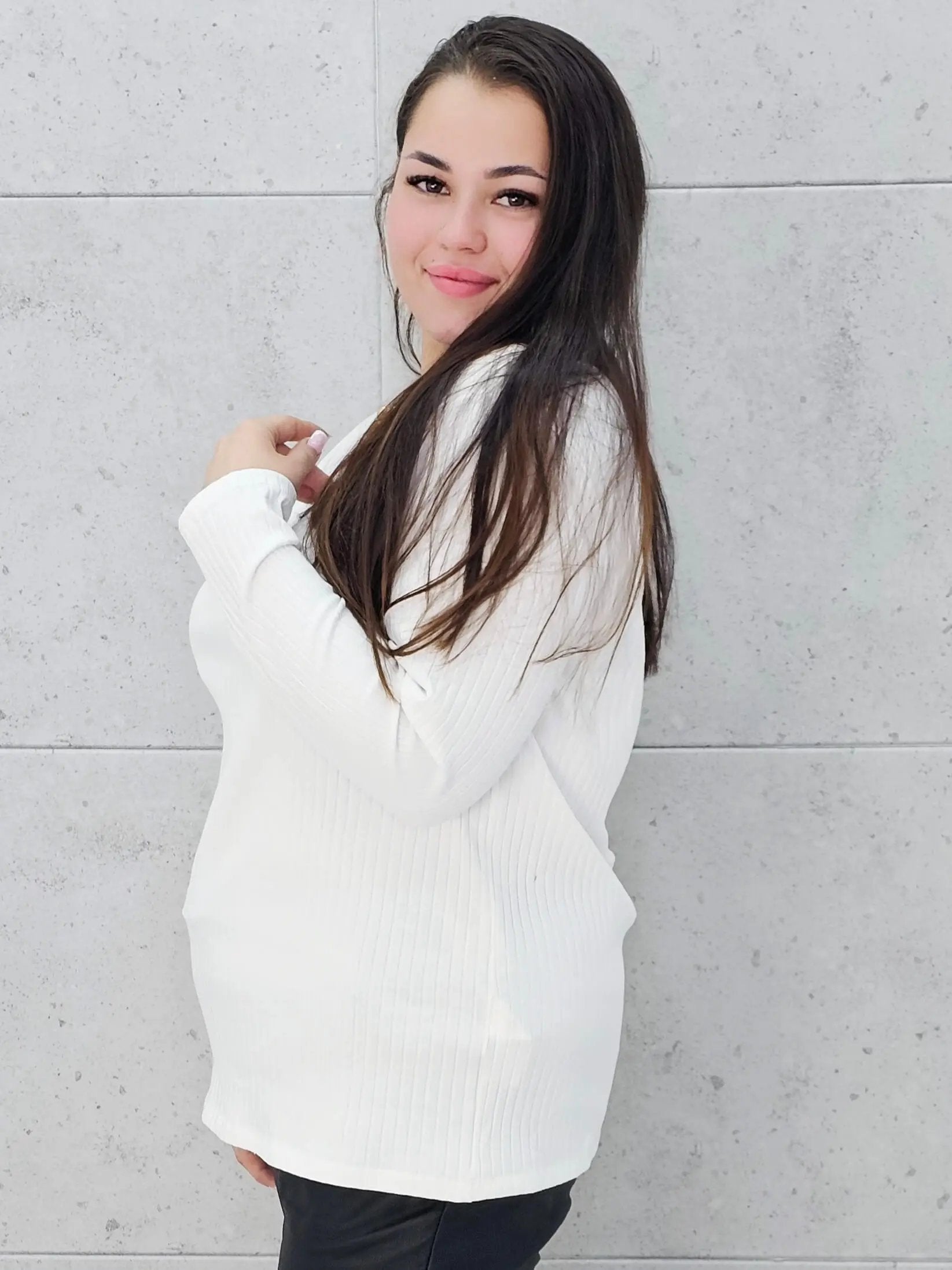 Bluzka prążkowana plus size z koronką - elegancja i wygoda Stylowa XL