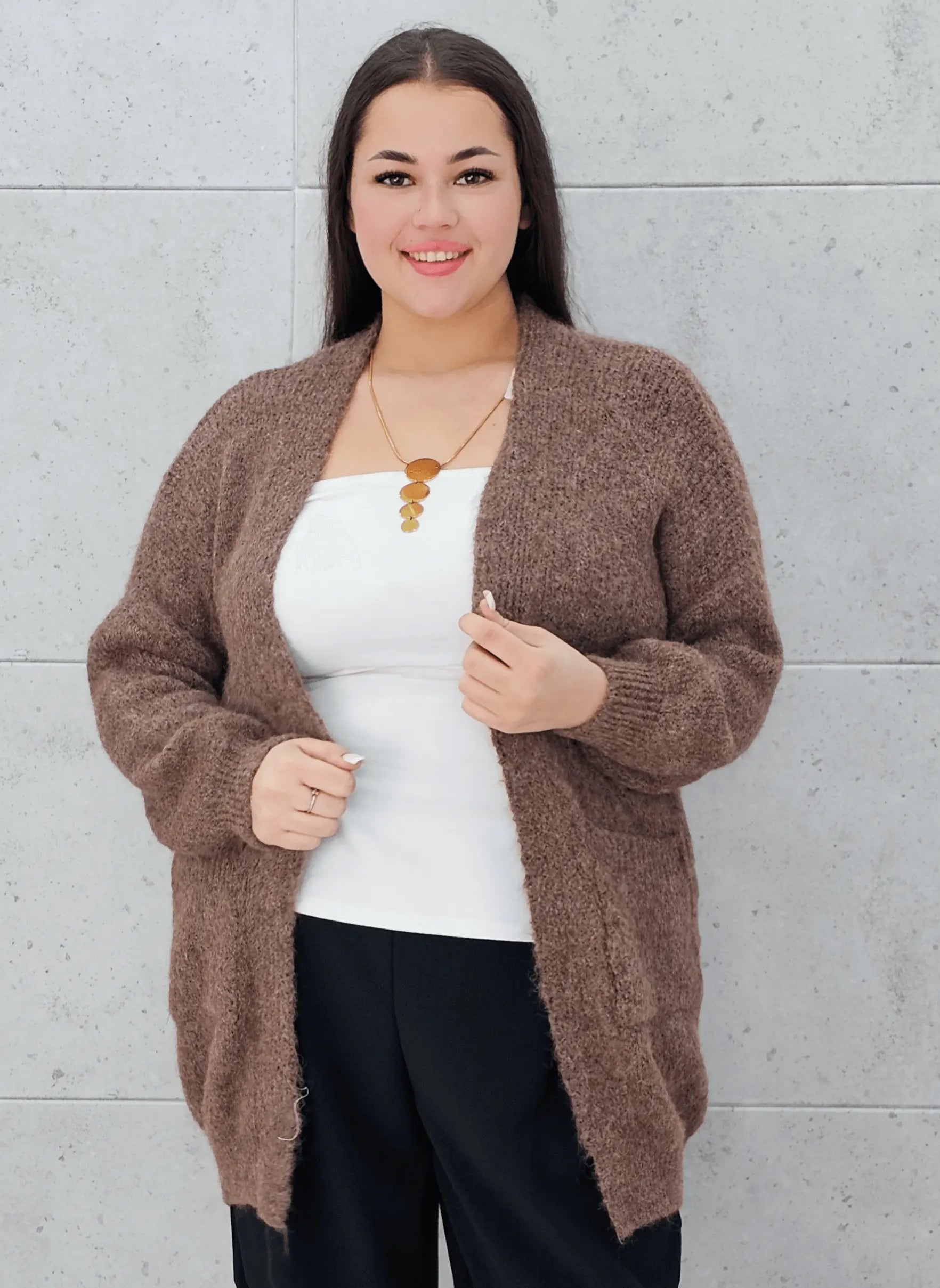 Bluzka sweterkowa plus size – stylowa, wygodna i idealna na każdą okazję Stylowa XL