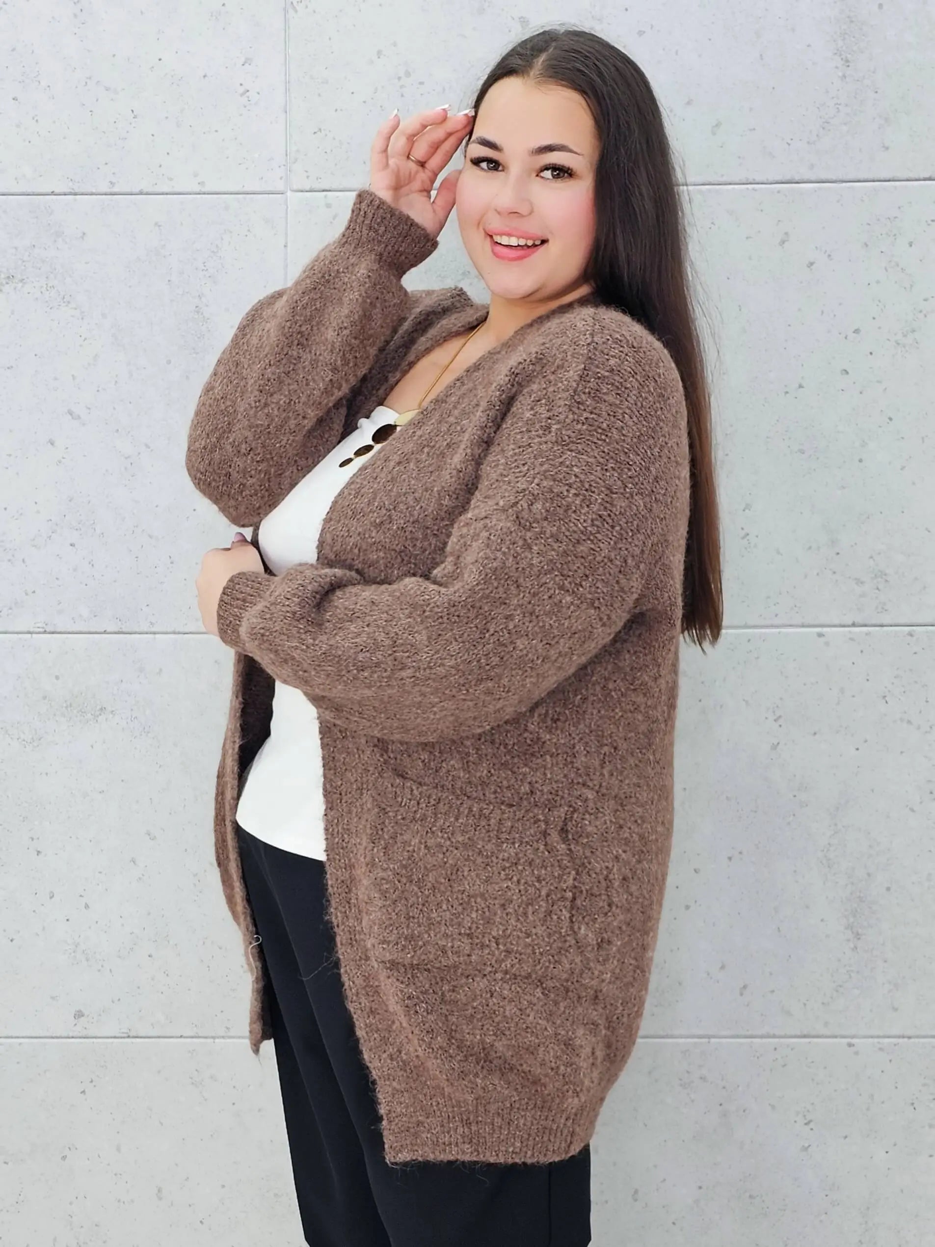 Bluzka sweterkowa plus size – stylowa, wygodna i idealna na każdą okazję Stylowa XL