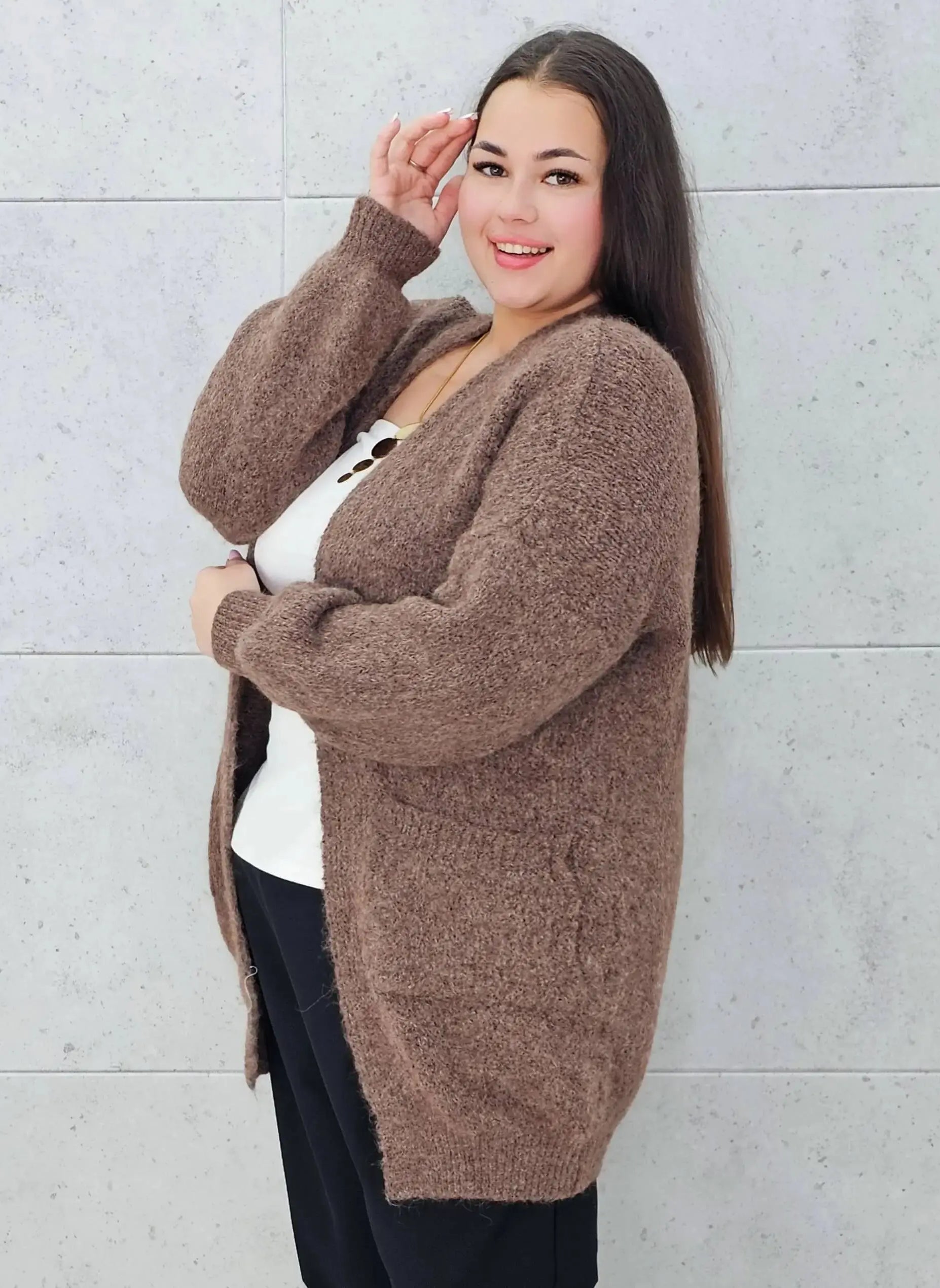 Bluzka sweterkowa plus size – stylowa, wygodna i idealna na każdą okazję Stylowa XL