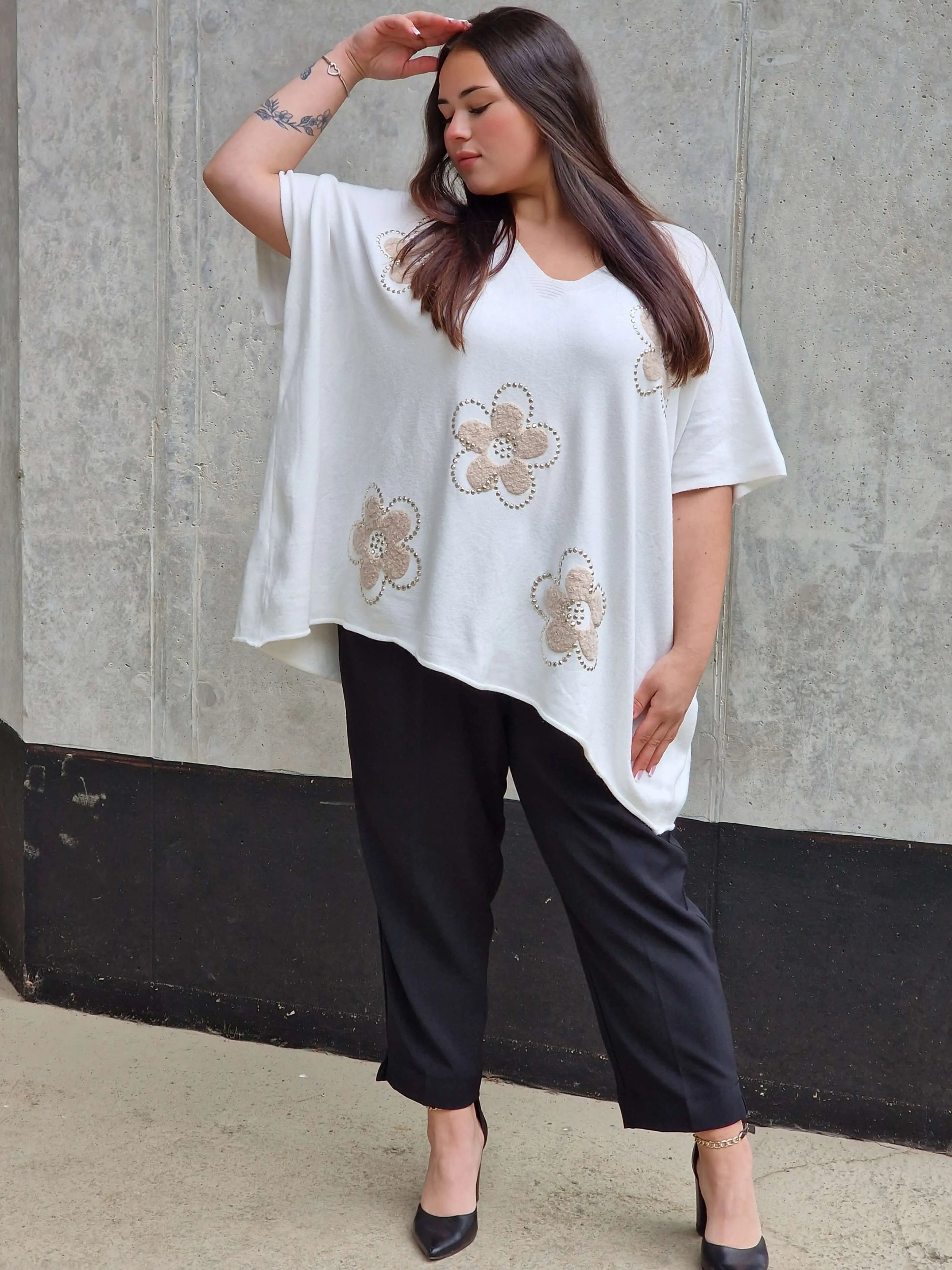 Bluzka sweterkowa z krótkim rękawem w kwiaty Stylowa XL