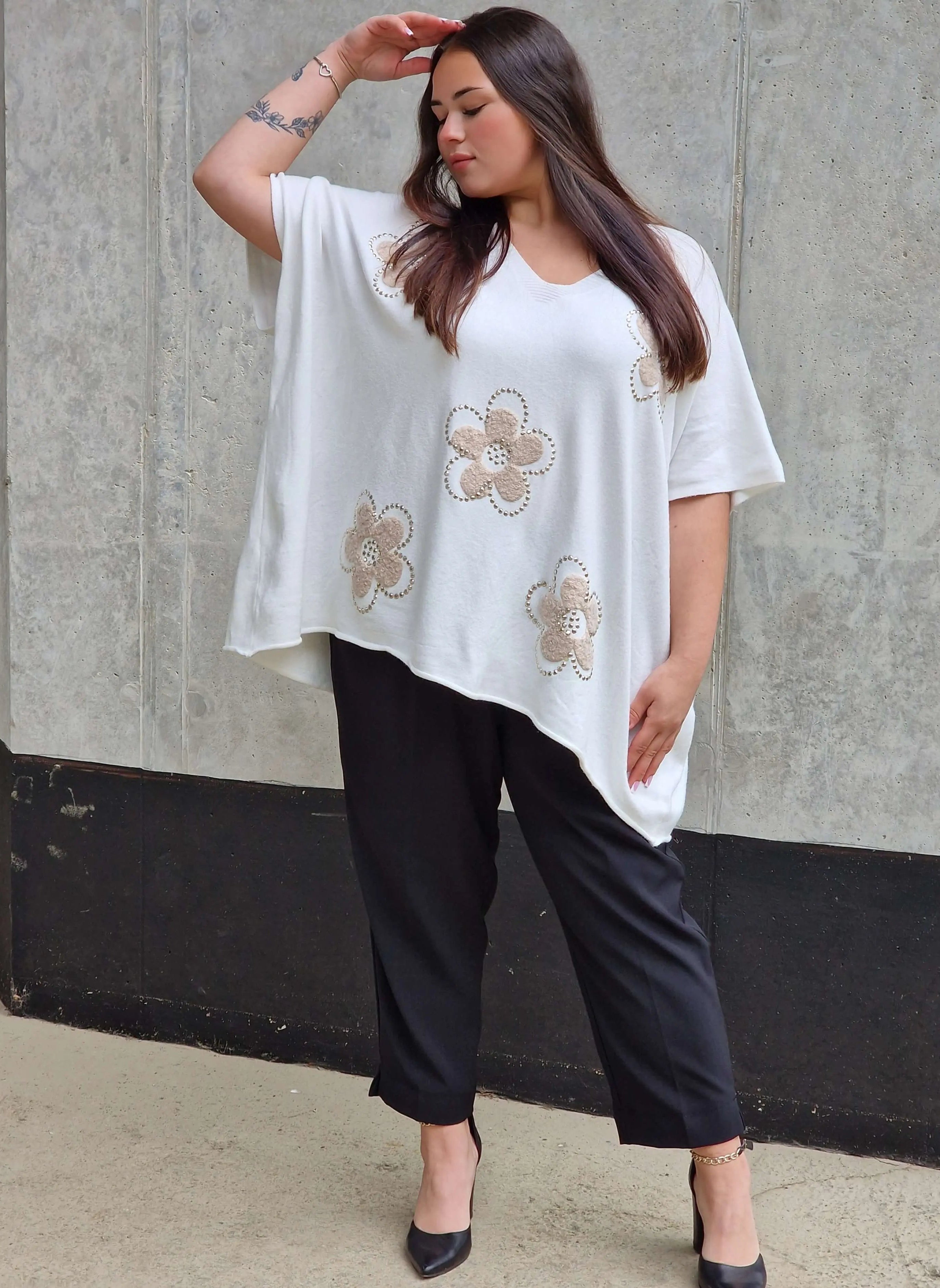 Bluzka sweterkowa z krótkim rękawem w kwiaty Stylowa XL