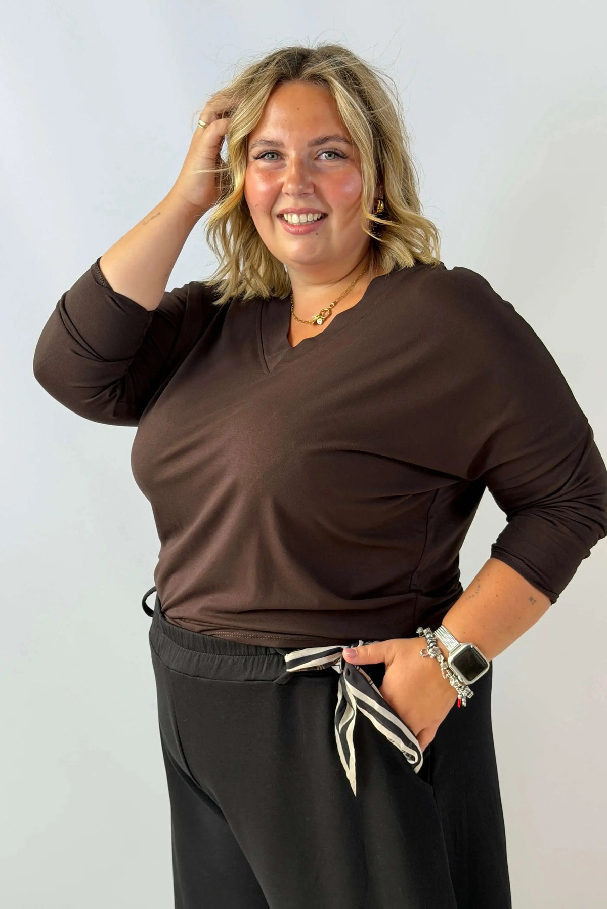 Bluzka wiskozowa Plus Size z kobiecym dekoltem w serek Stylowa XL