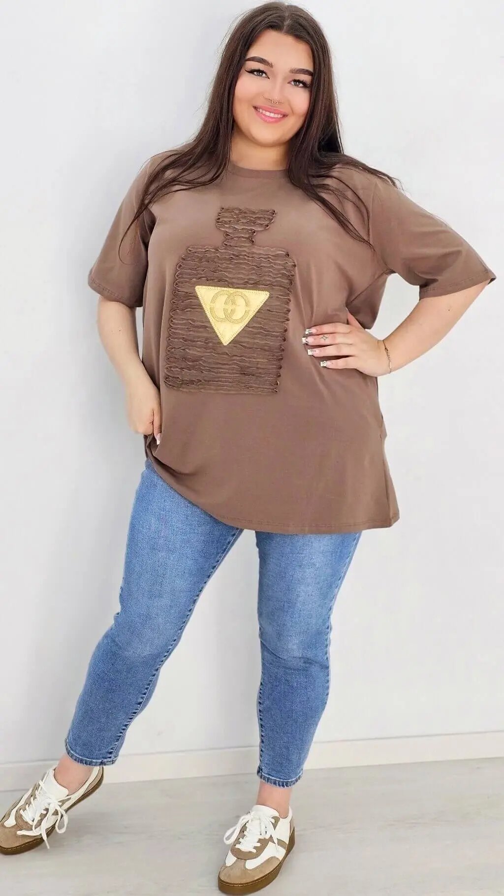 Bluzka z aplikacją perfum 3D -cztery kolory Stylowa XL