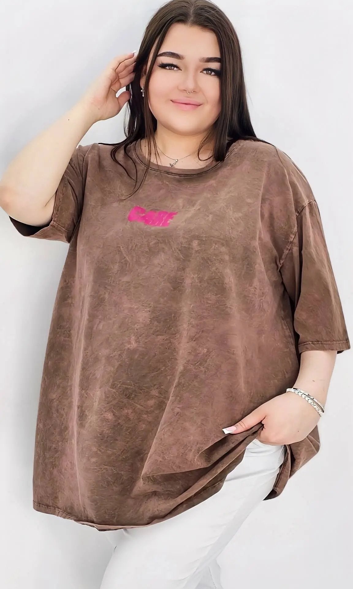 Bluzka z efektem vintage i minimalistycznym nadrukiem Stylowa XL