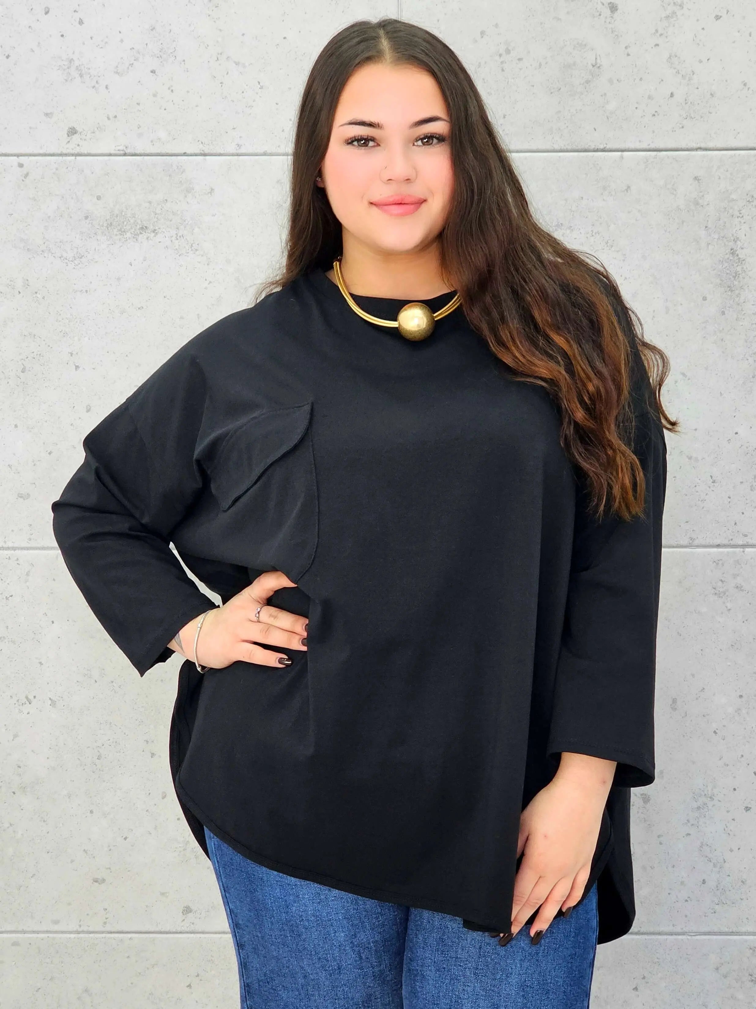 Bluzka z kieszonką plus size StylowaXL – oversize’owy komfort w modnym wydaniu - Stylowa XL