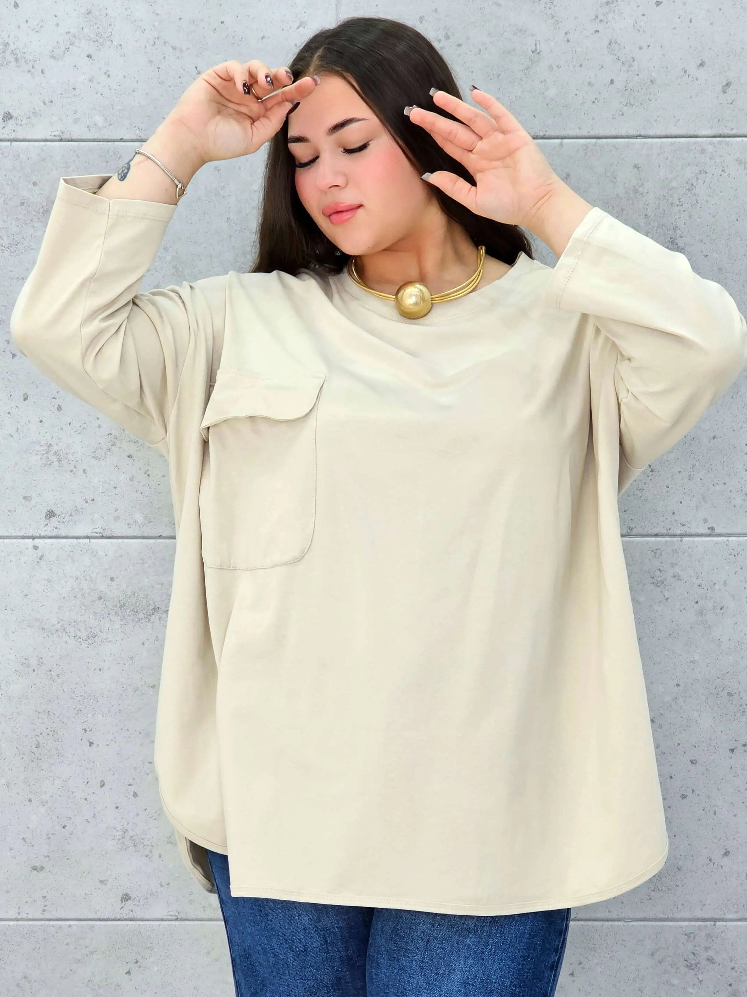 Bluzka z kieszonką plus size StylowaXL – oversize’owy komfort w modnym wydaniu - Stylowa XL