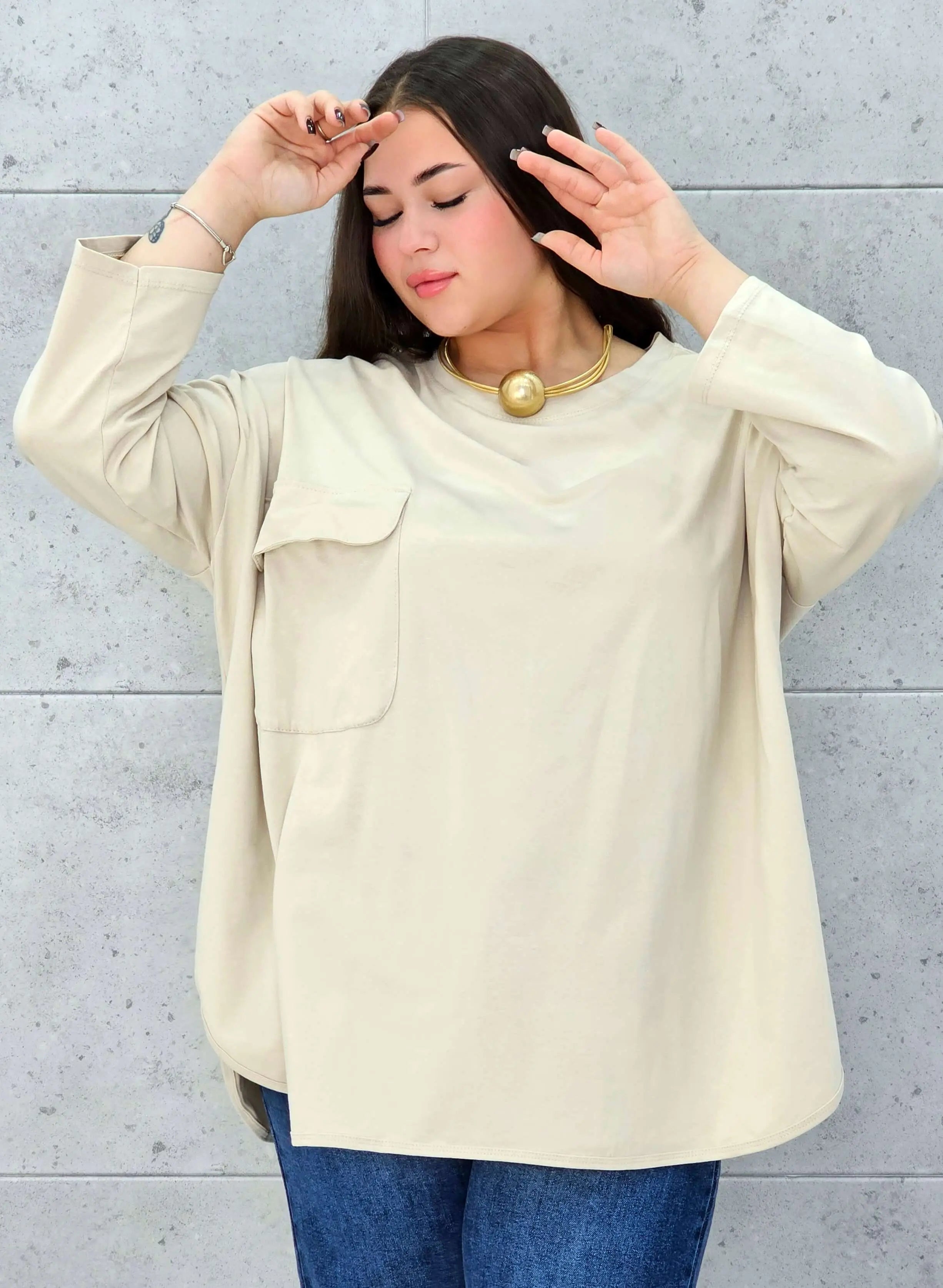 Bluzka z kieszonką plus size StylowaXL – oversize’owy komfort w modnym wydaniu - Stylowa XL