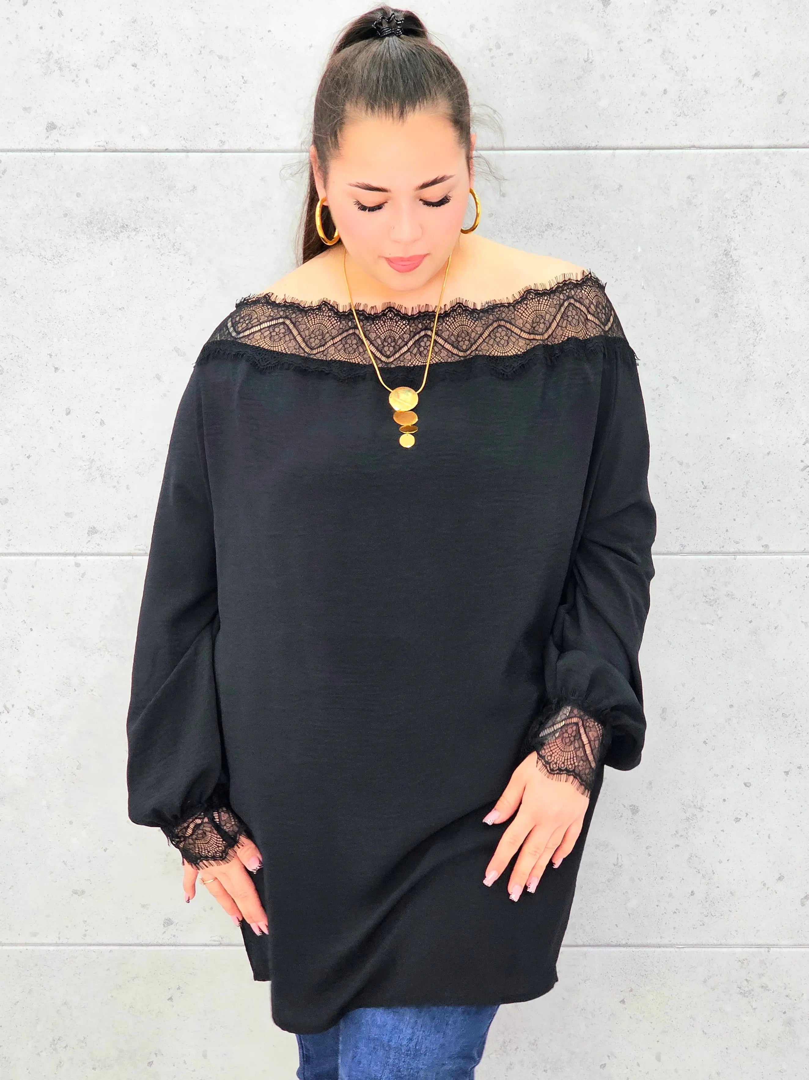 Bluzka z koronką – kobieca elegancja w każdej stylizacji Stylowa XL