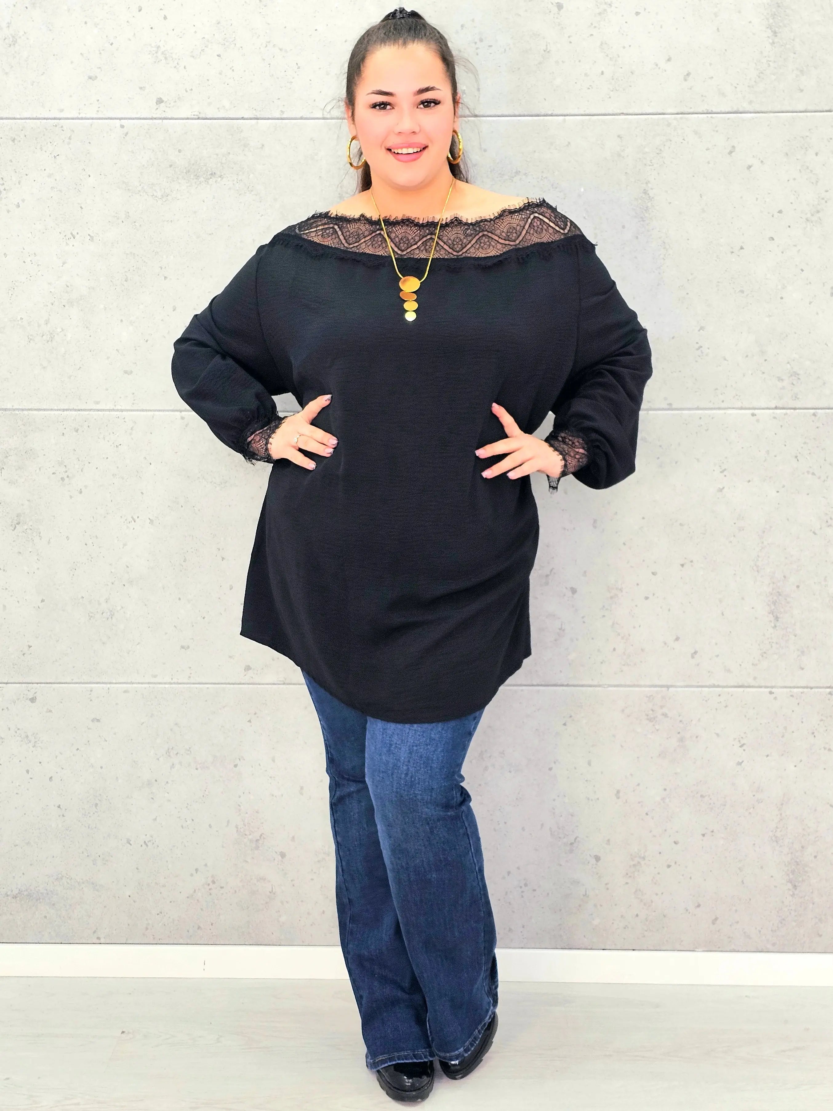 Bluzka z koronką – kobieca elegancja w każdej stylizacji Stylowa XL