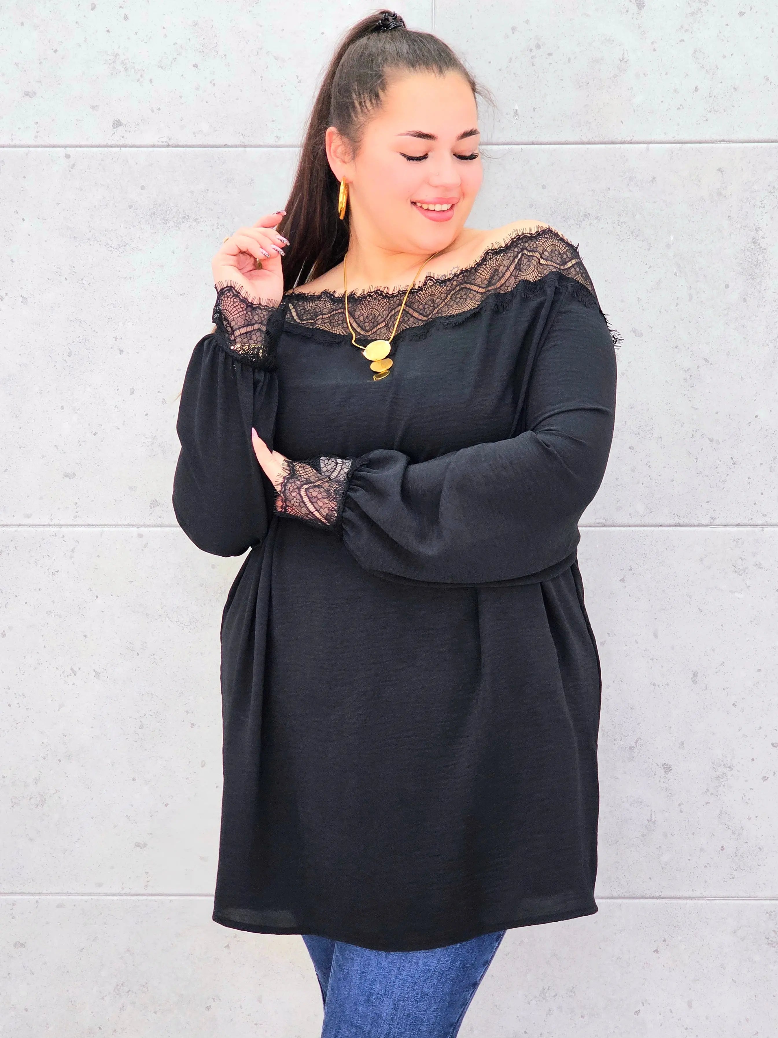 Bluzka z koronką – kobieca elegancja w każdej stylizacji Stylowa XL