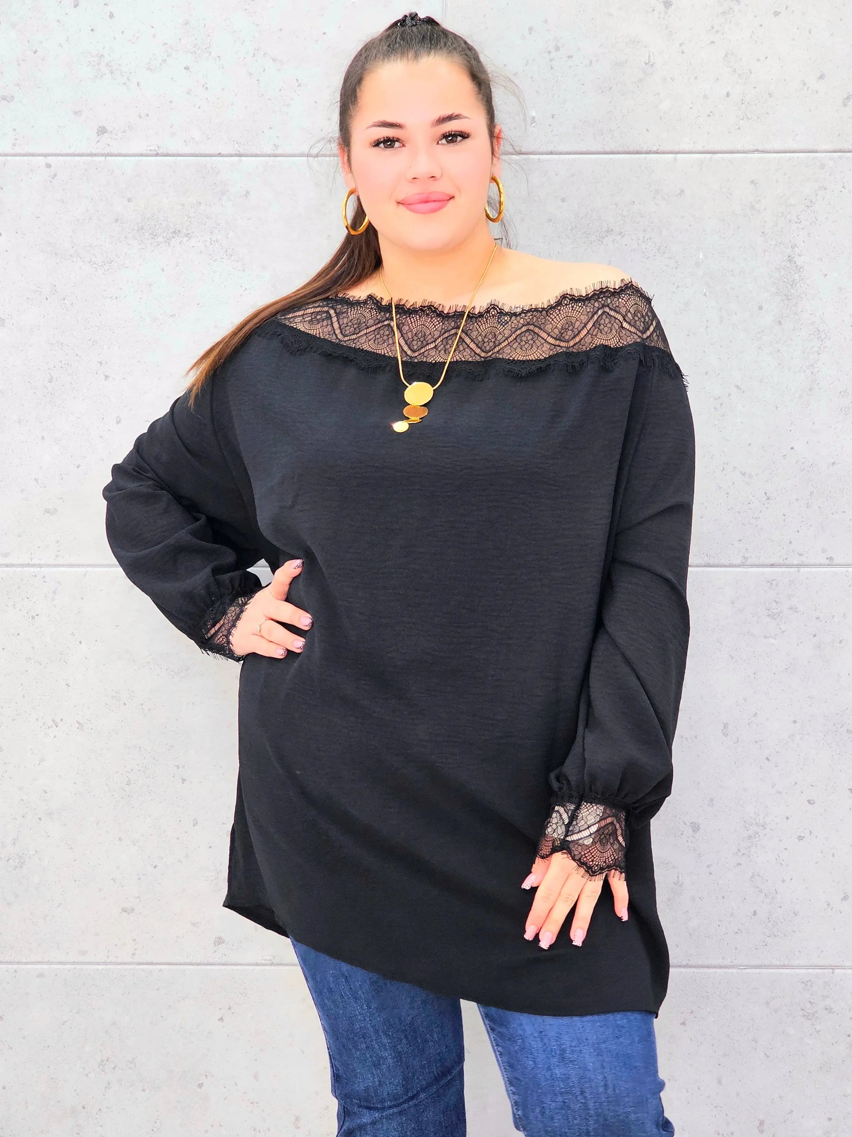 Bluzka z koronką – kobieca elegancja w każdej stylizacji Stylowa XL