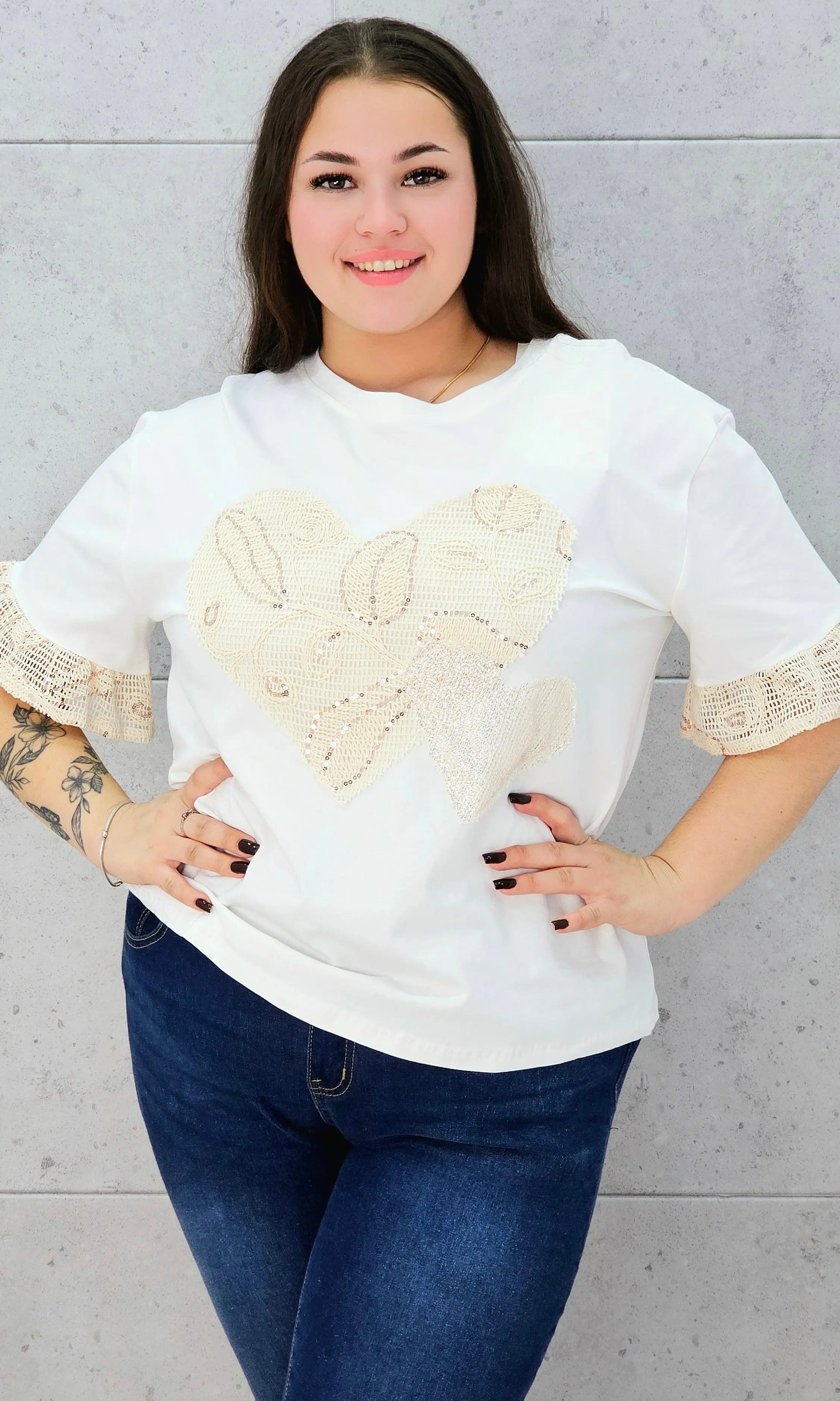 biala bluzka w całości