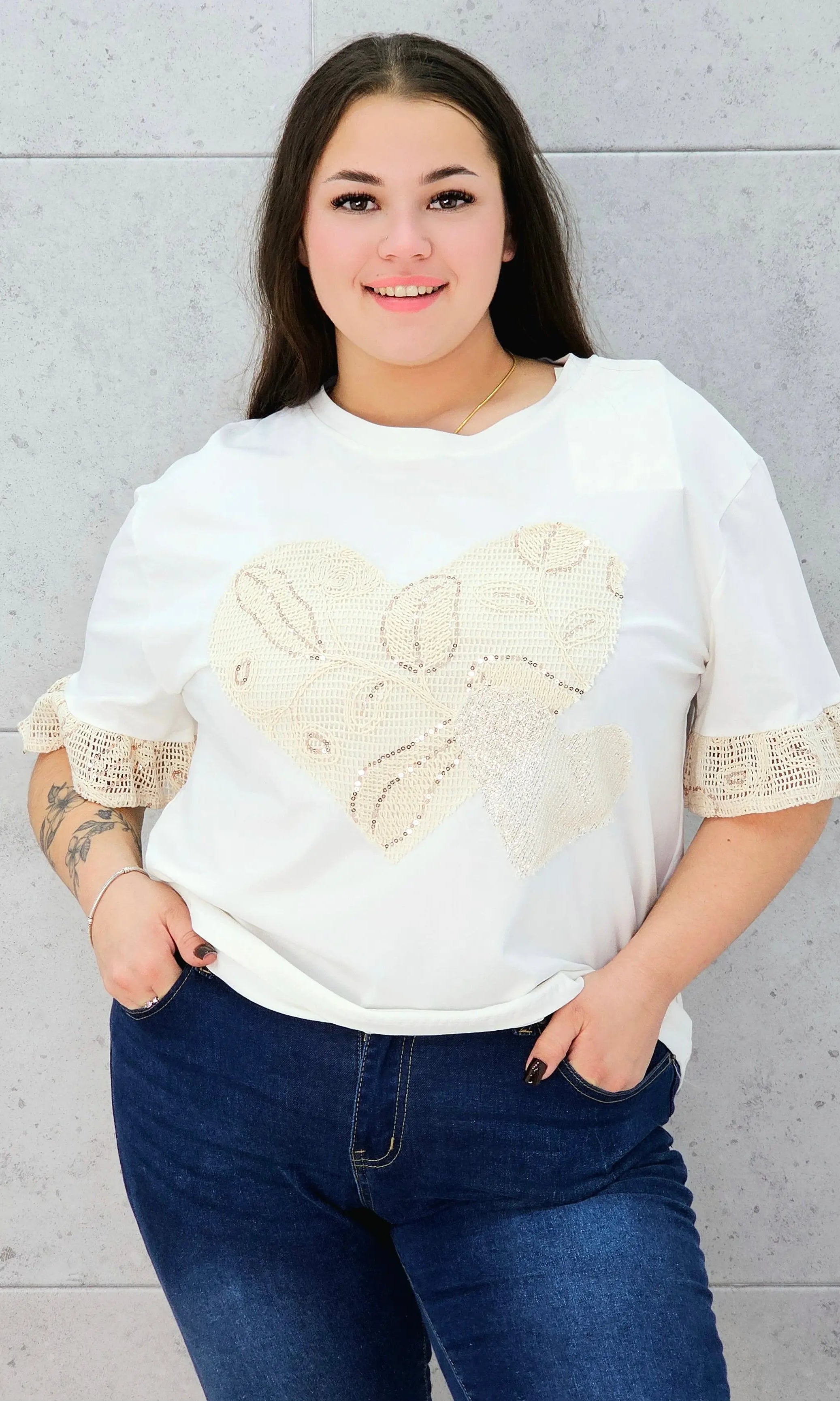 biała bluzka w całości przodem