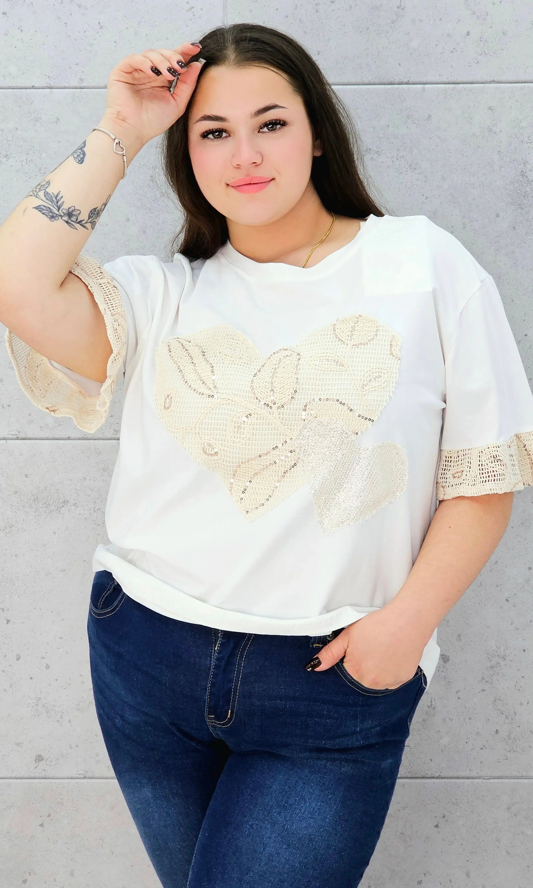 biala bluzeczka rekaw