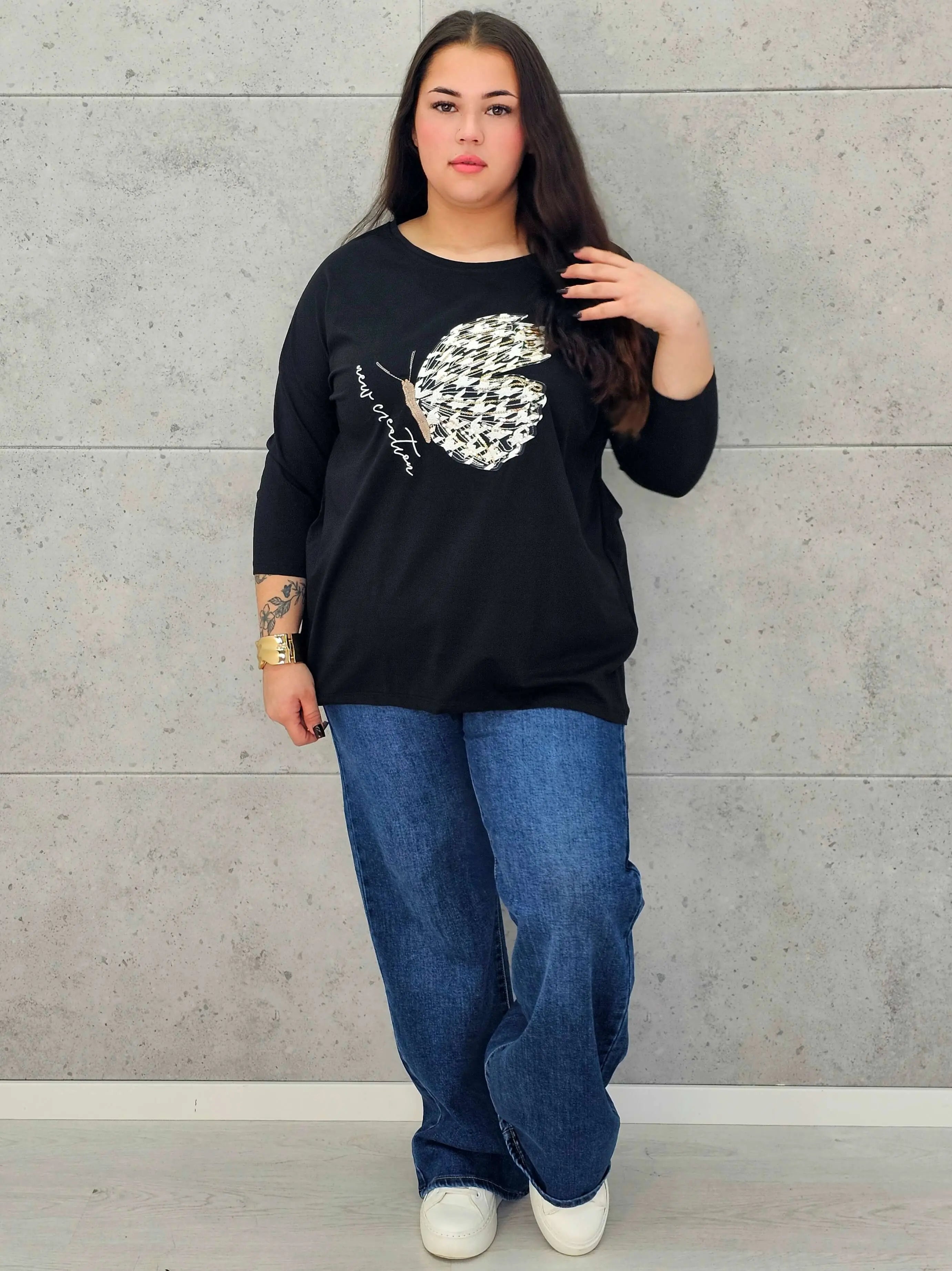 Bluzka z motylem plus size StylowaXL – kobiecy akcent w modnym wydaniu - Stylowa XL