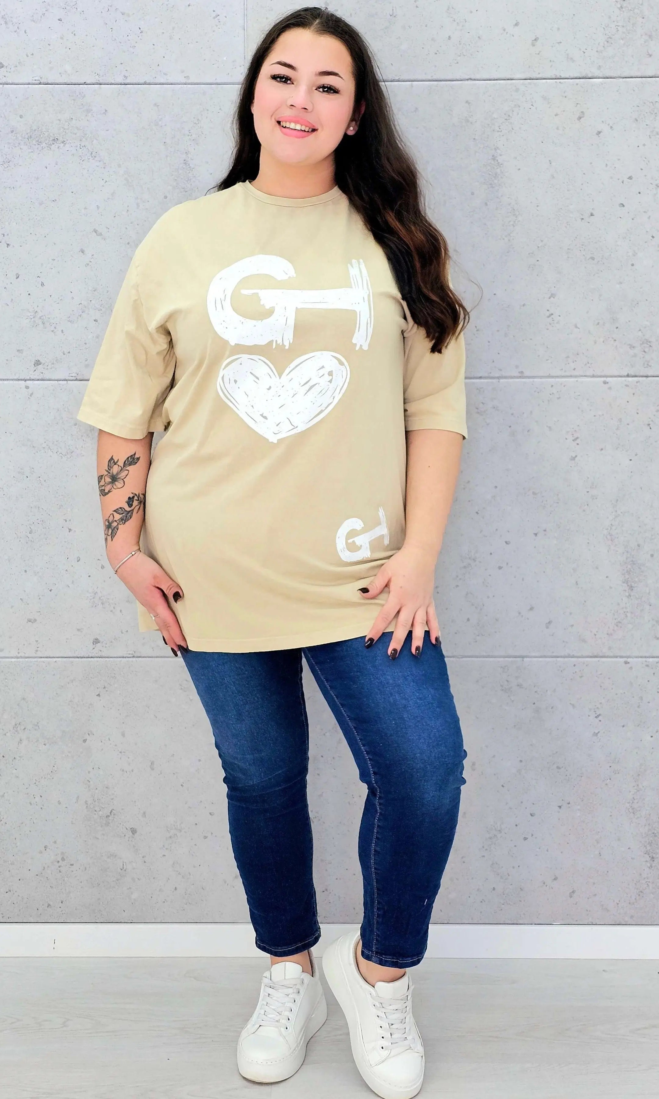 Bluzka z nadrukiem XXL – styl i wygoda w modzie plus size Stylowa XL