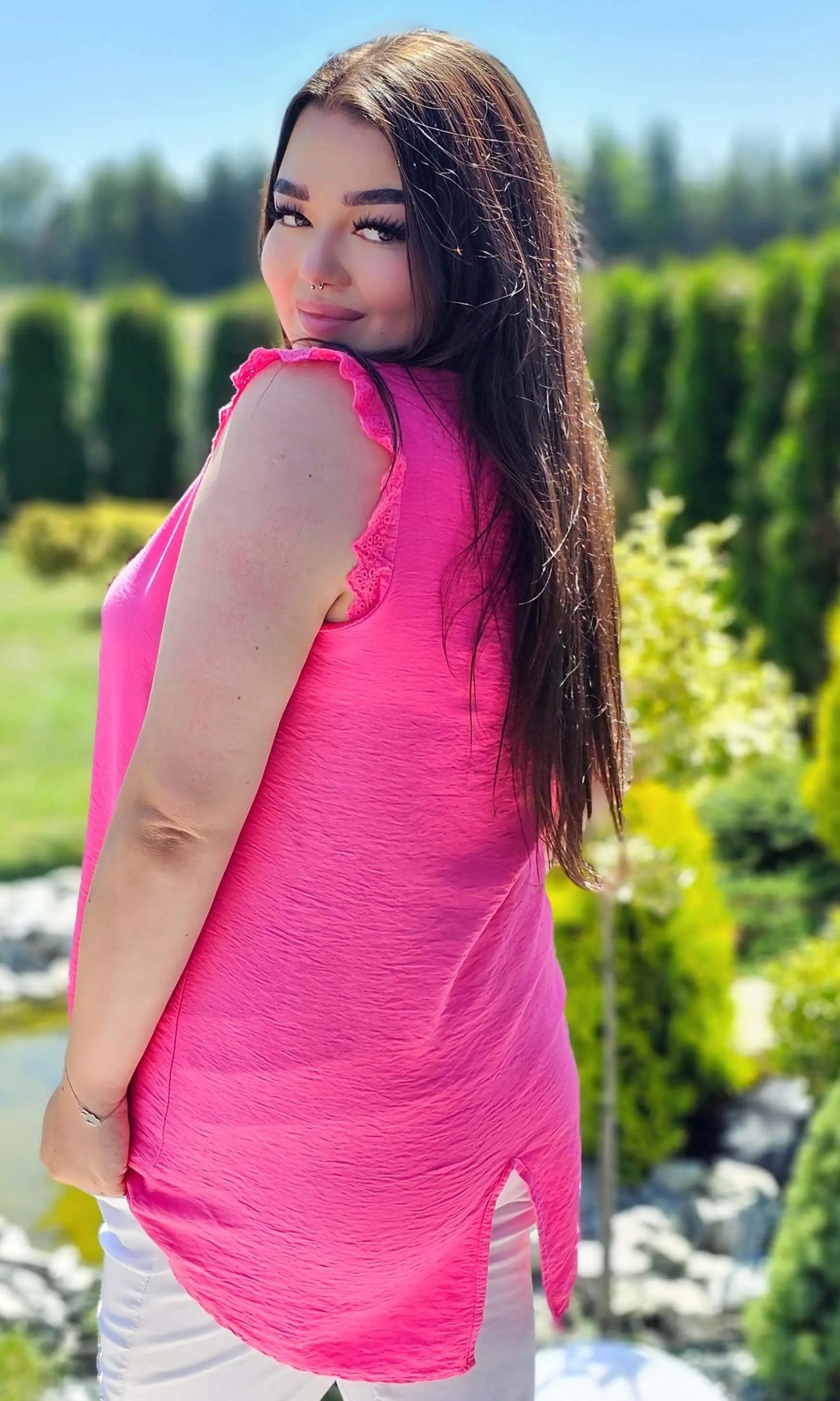 Bluzka z rękawem zakończonym zdobiona falbanka - różne kolory Stylowa XL