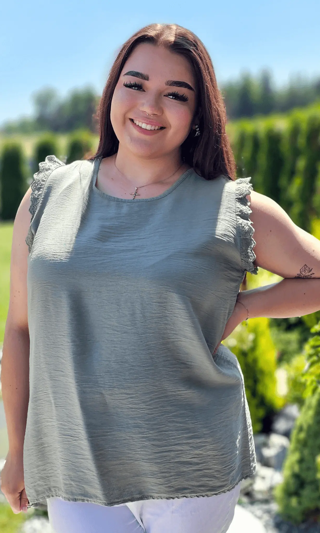 Bluzka z rękawem zakończonym zdobiona falbanka - różne kolory Stylowa XL