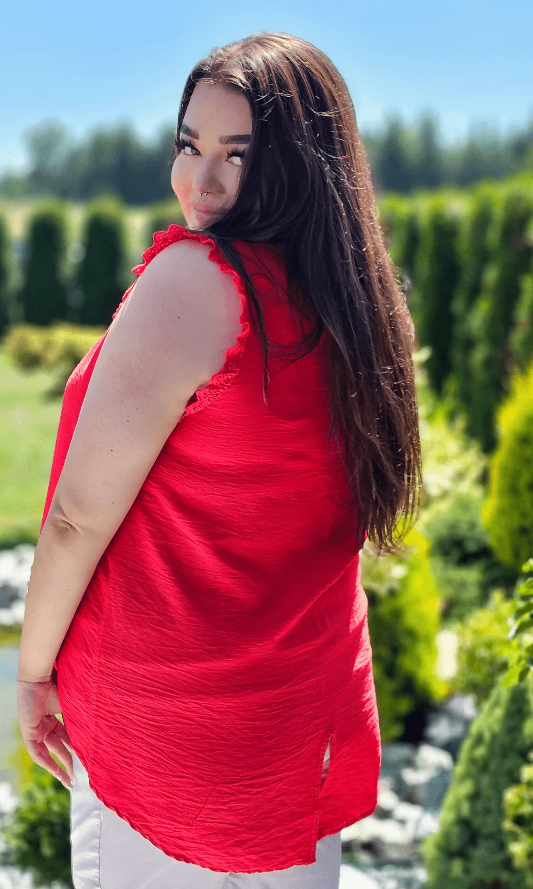 Bluzka z rękawem zakończonym zdobiona falbanka - różne kolory Stylowa XL