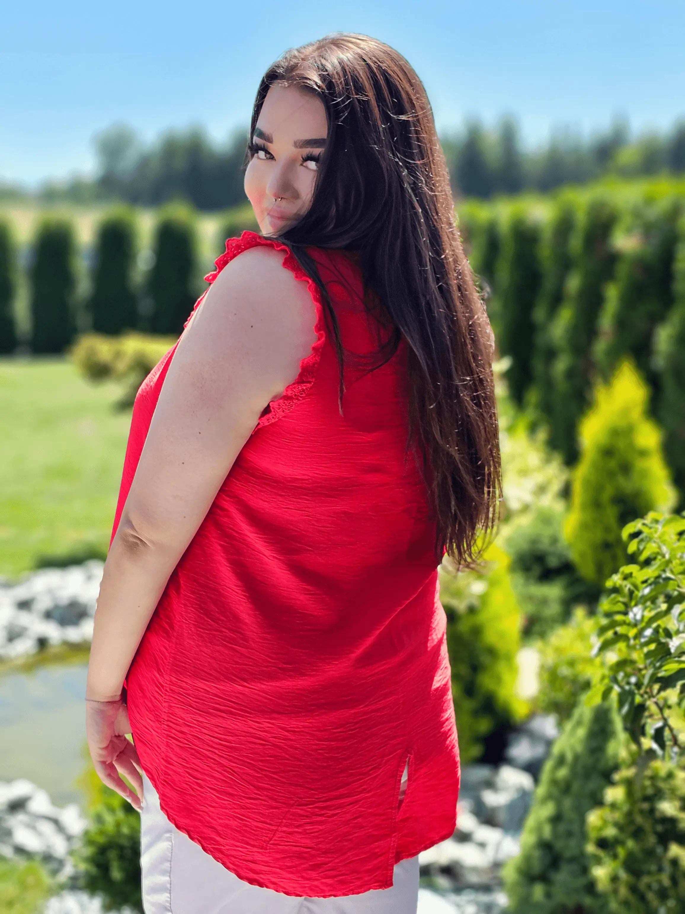 Bluzka z rękawem zakończonym zdobiona falbanka - różne kolory Stylowa XL