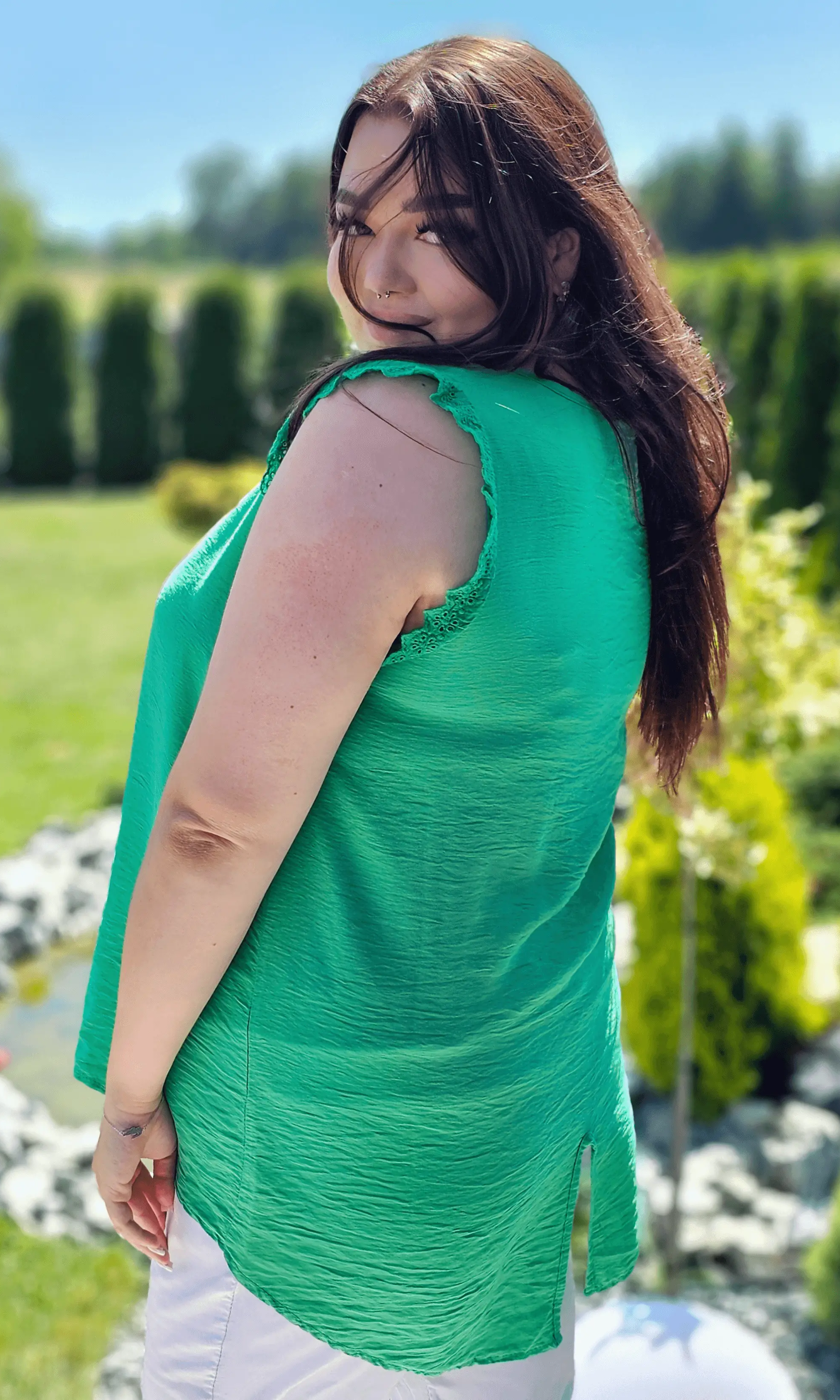 Bluzka z rękawem zakończonym zdobiona falbanka - różne kolory Stylowa XL