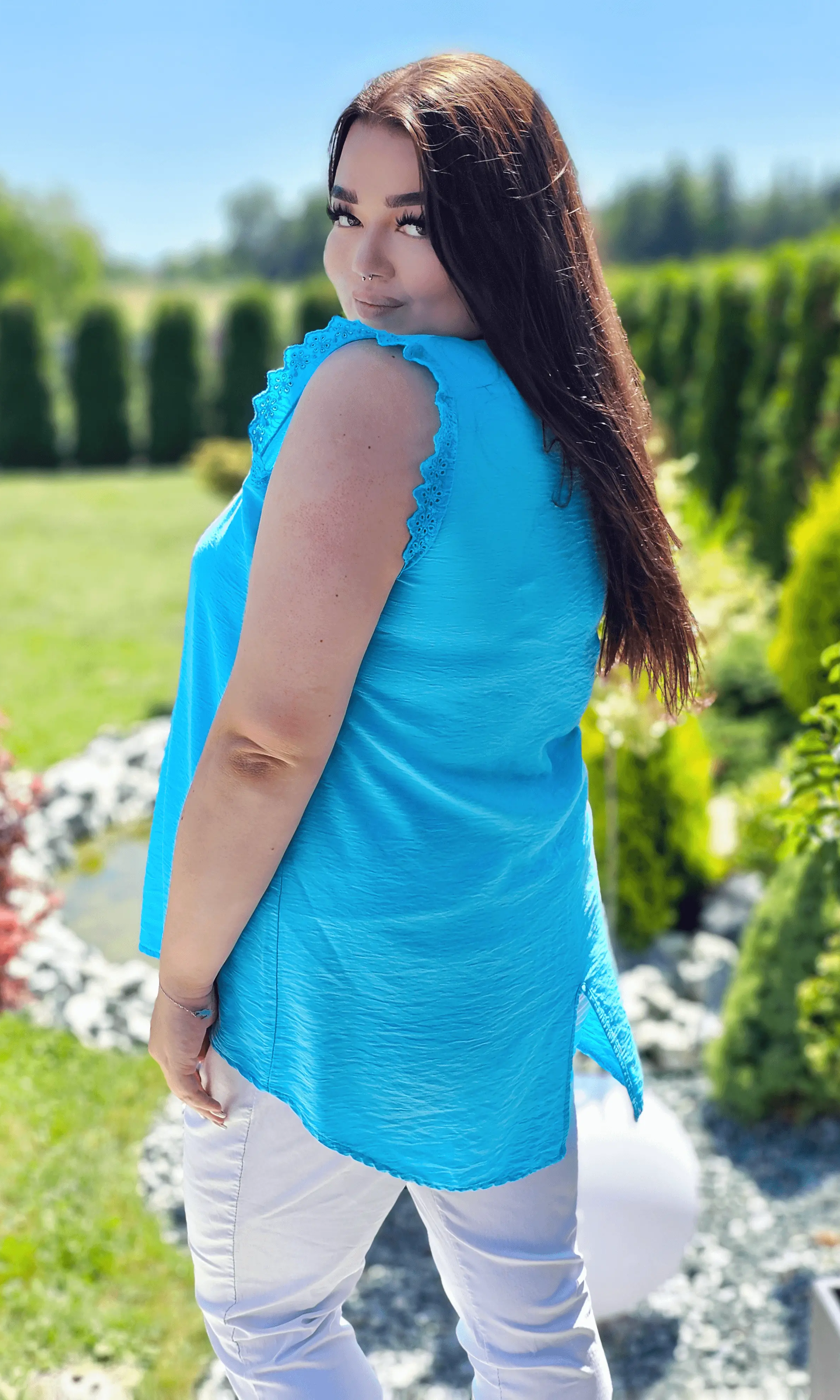 Bluzka z rękawem zakończonym zdobiona falbanka - różne kolory Stylowa XL