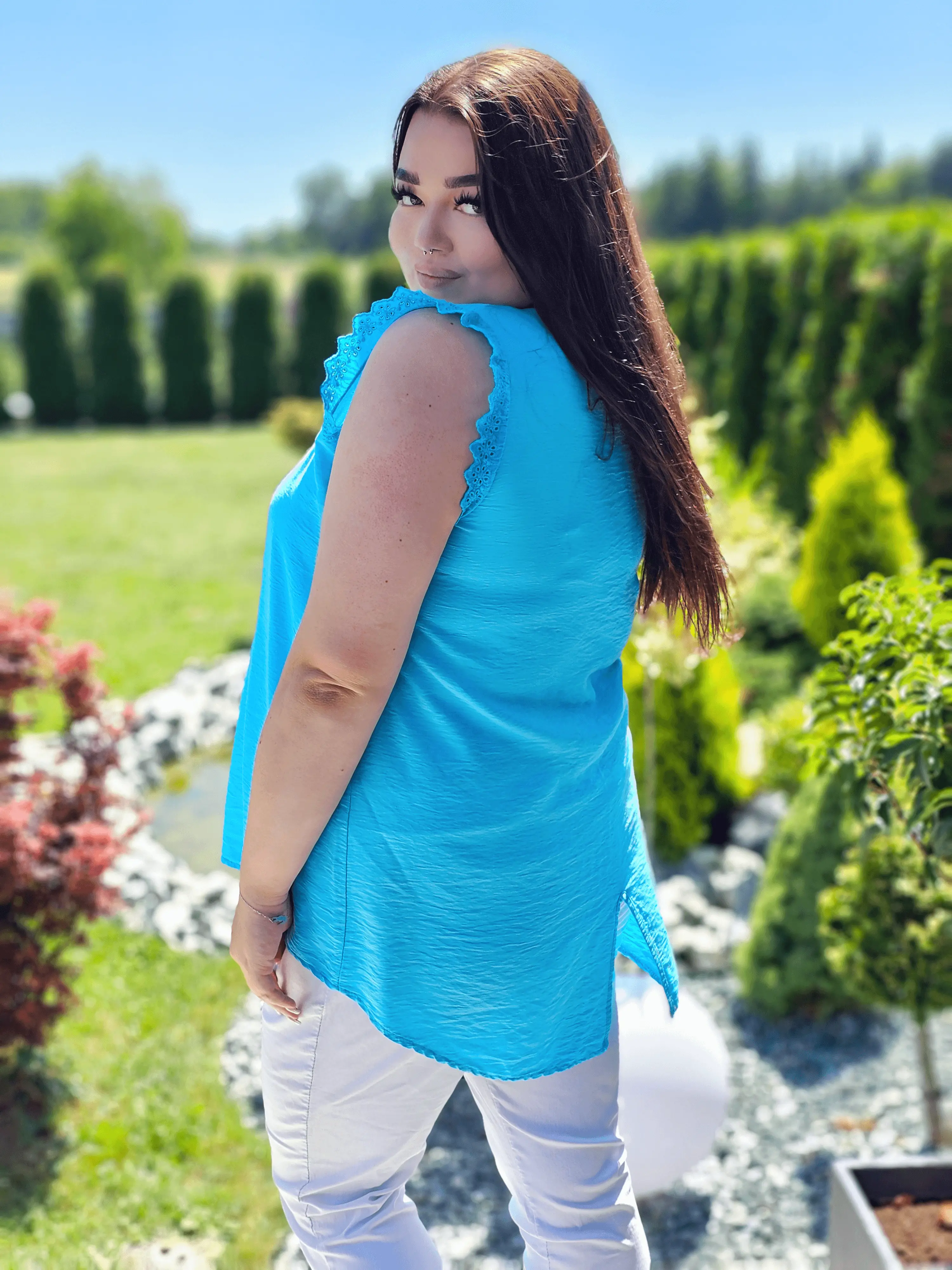 Bluzka z rękawem zakończonym zdobiona falbanka - różne kolory Stylowa XL