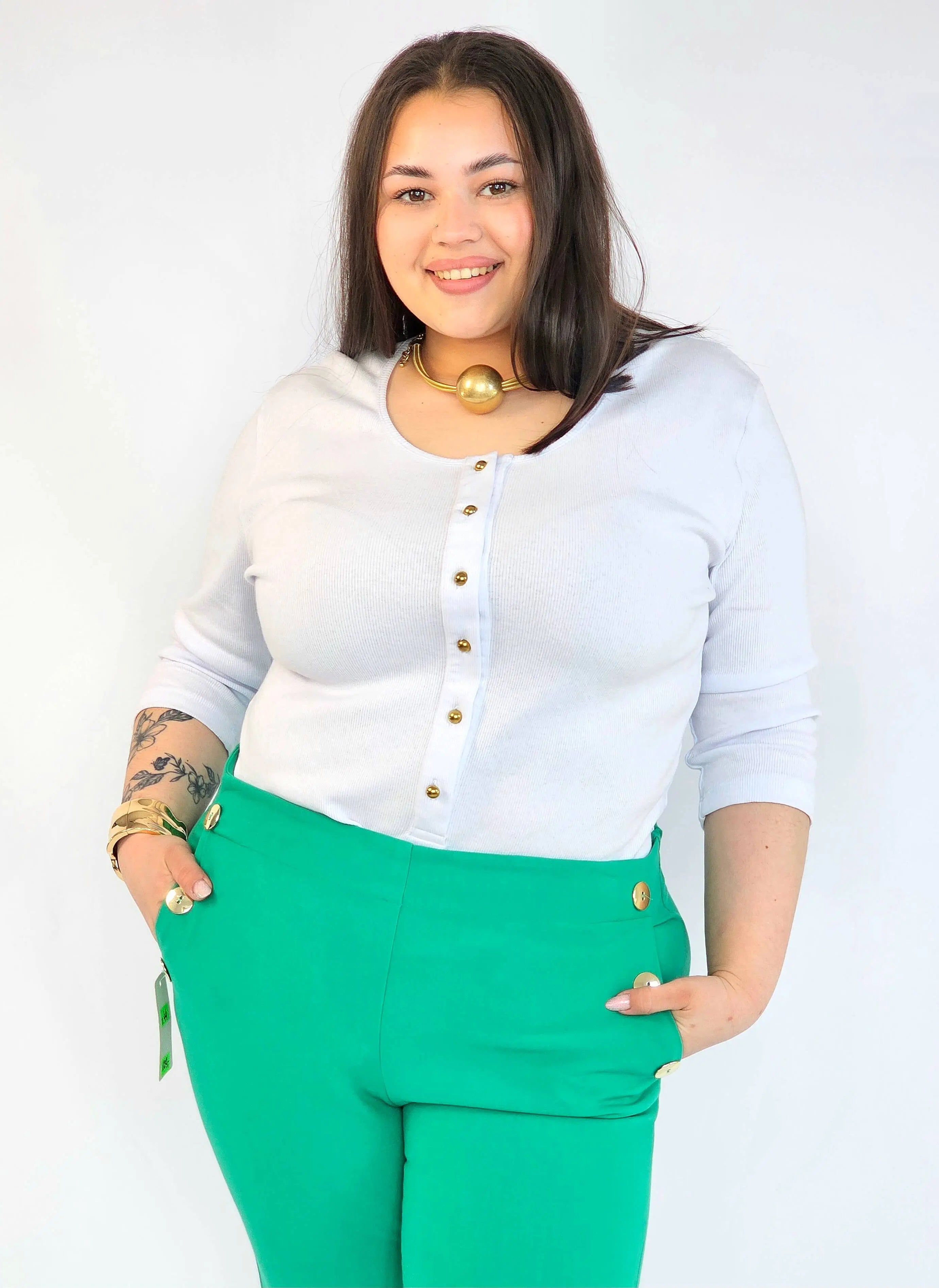 Body plus size – białe body damskie XXL z guziczkami Stylowa XL