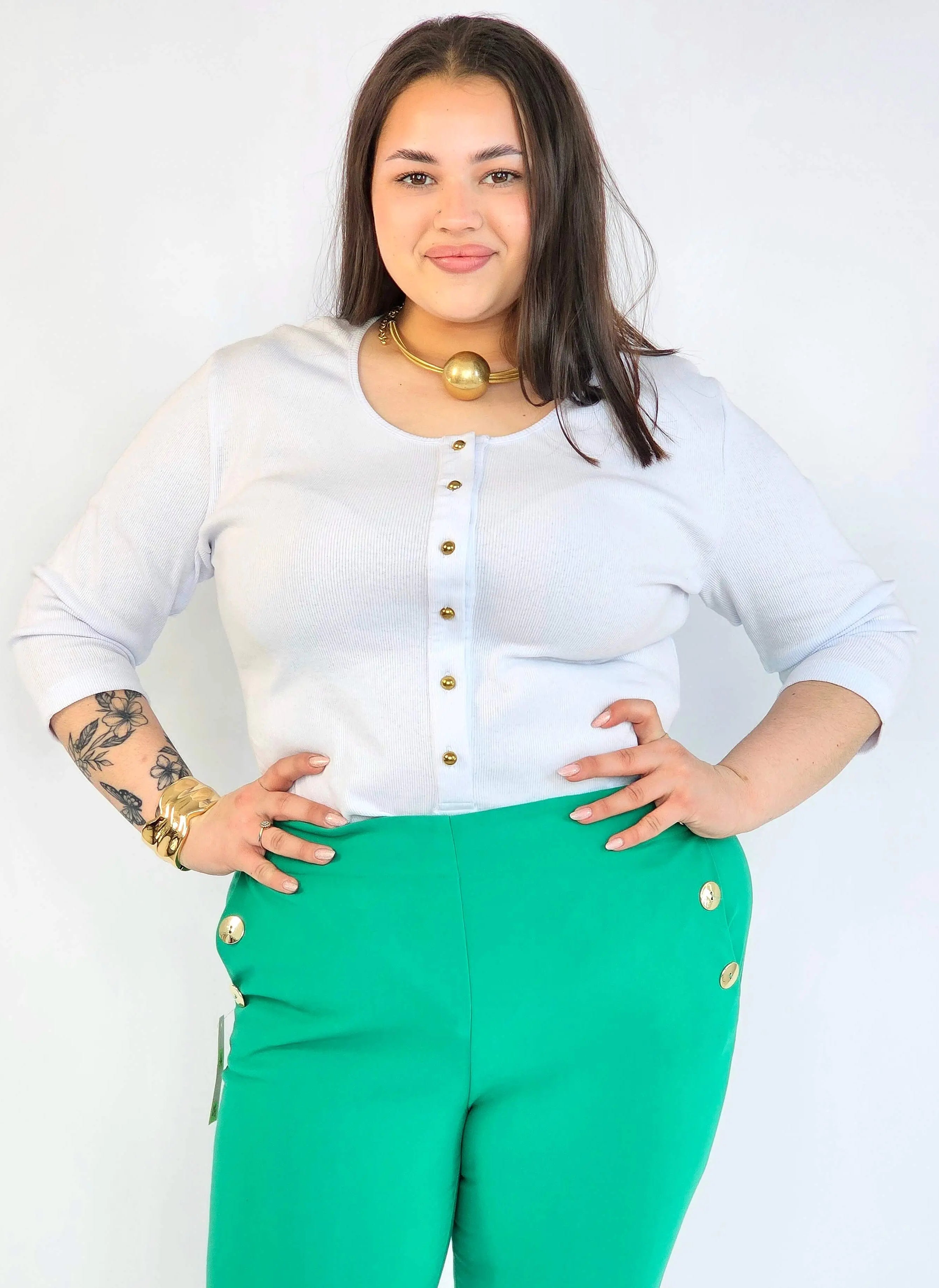 Body plus size – białe body damskie XXL z guziczkami Stylowa XL