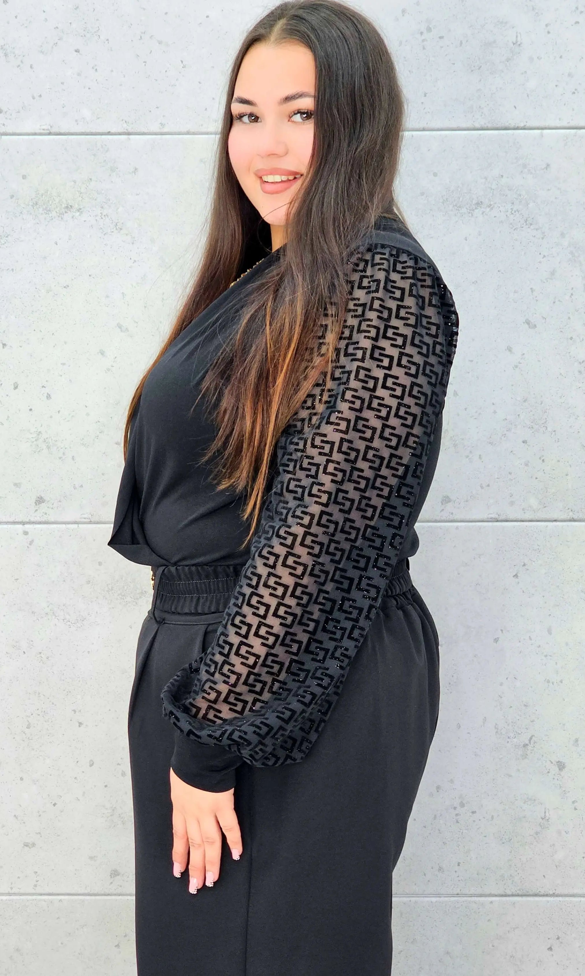 Body plus size z ozdobnymi rękawami – elegancja i styl XXL Stylowa XL Stylowa XL