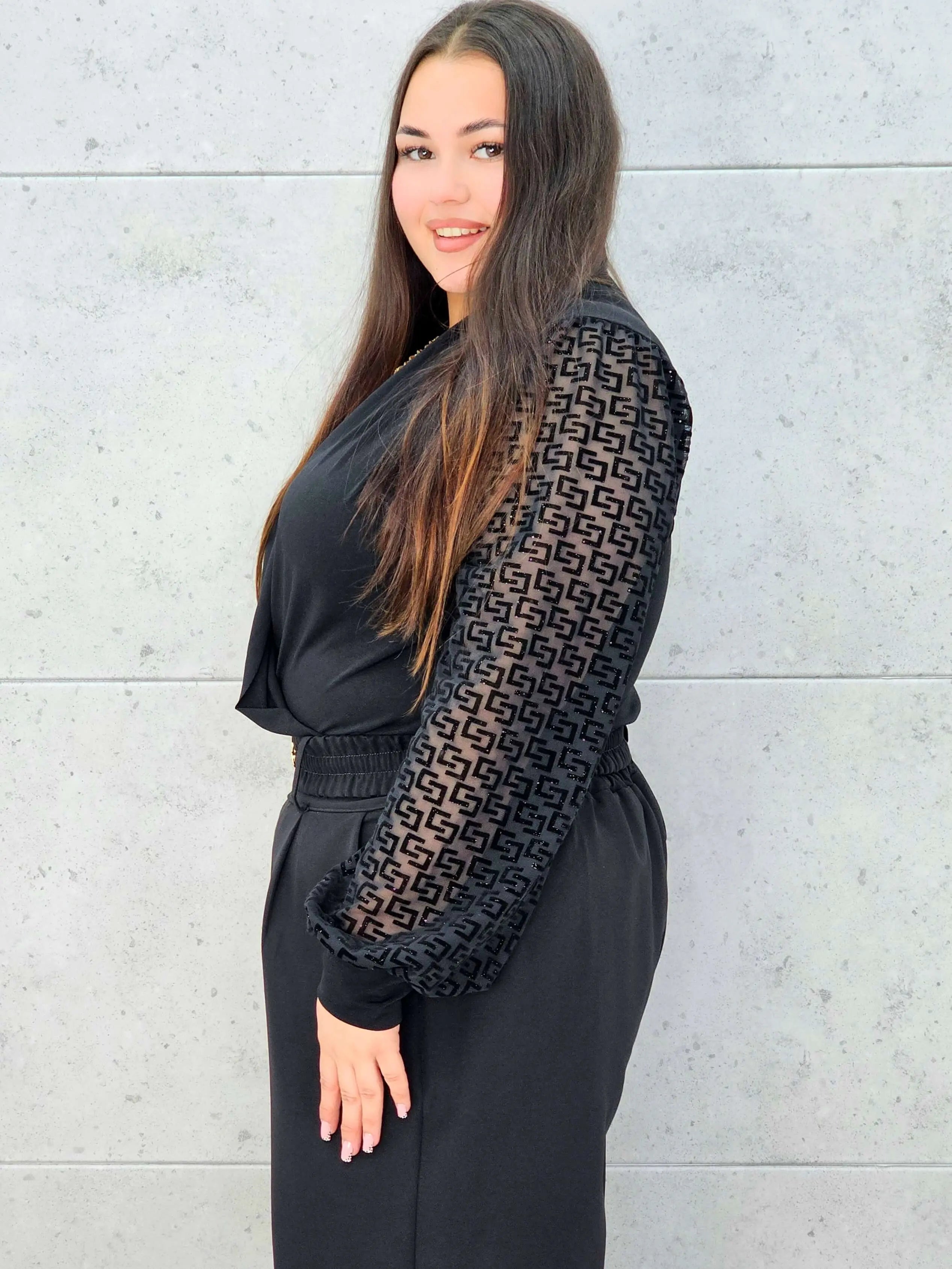 Body plus size z ozdobnymi rękawami – elegancja i styl XXL Stylowa XL Stylowa XL