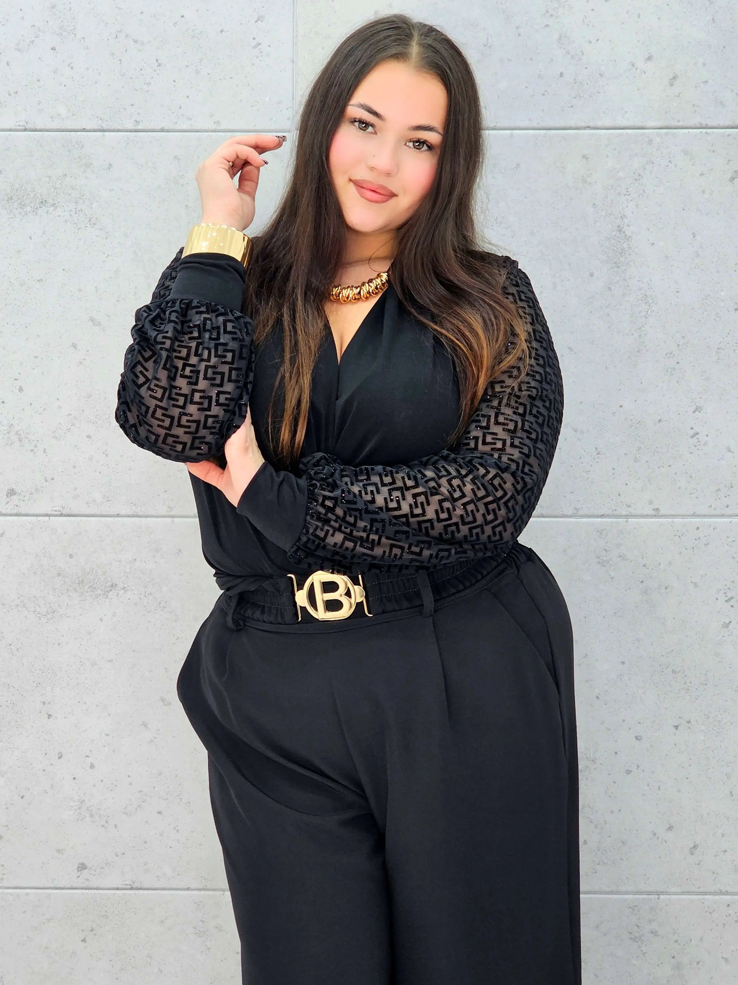 Body plus size z ozdobnymi rękawami – elegancja i styl XXL Stylowa XL Stylowa XL