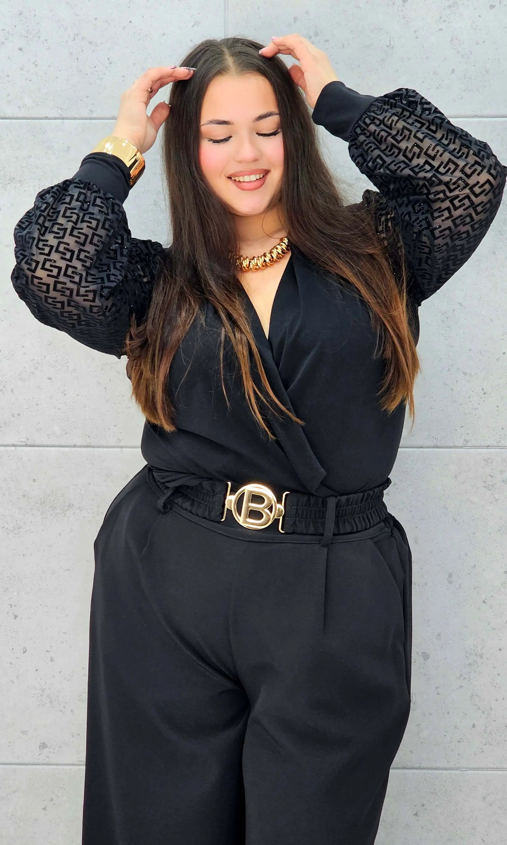 Body plus size z ozdobnymi rękawami – elegancja i styl XXL Stylowa XL Stylowa XL