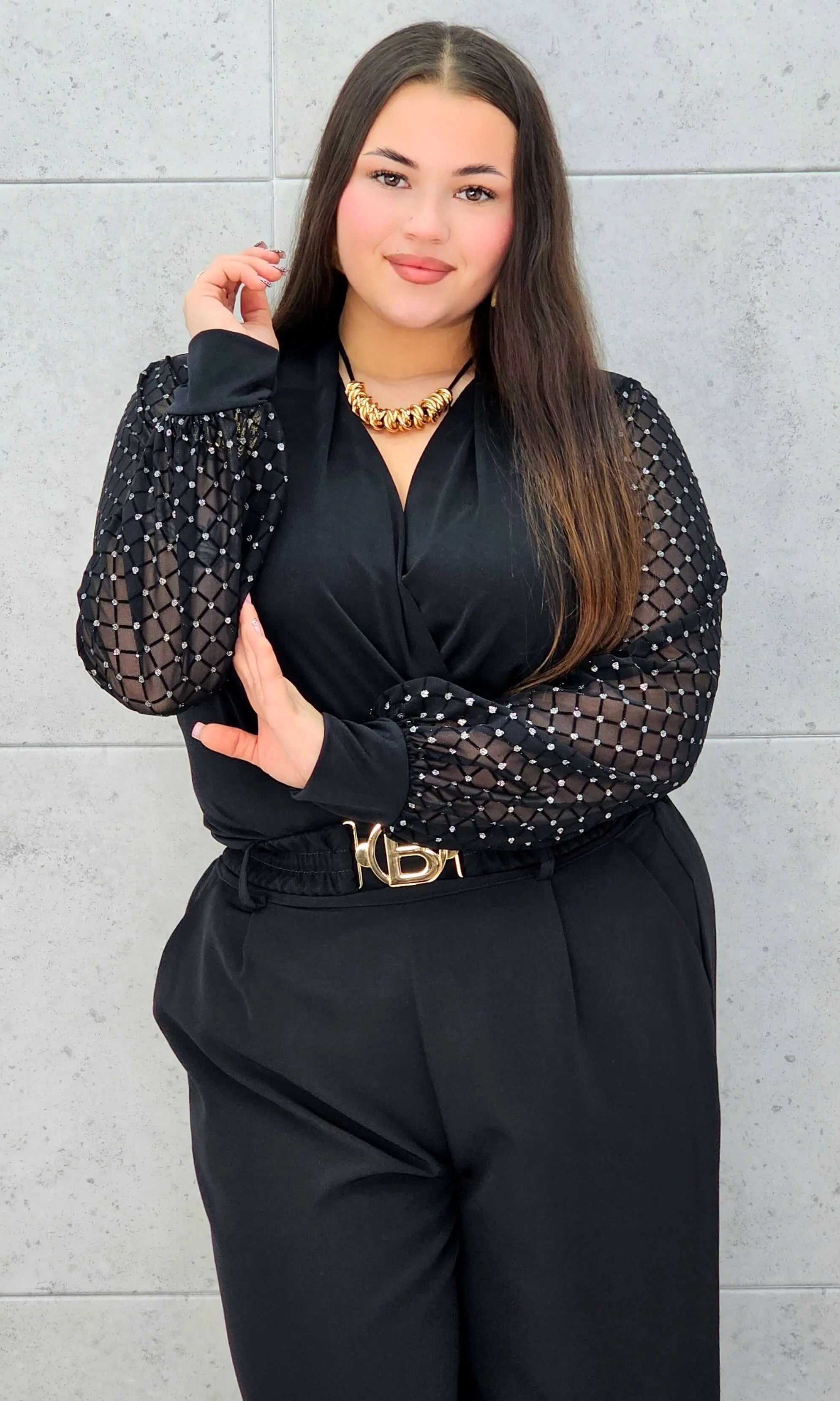 Body plus size z ozdobnymi rękawami – elegancja i styl XXL Stylowa XL Stylowa XL