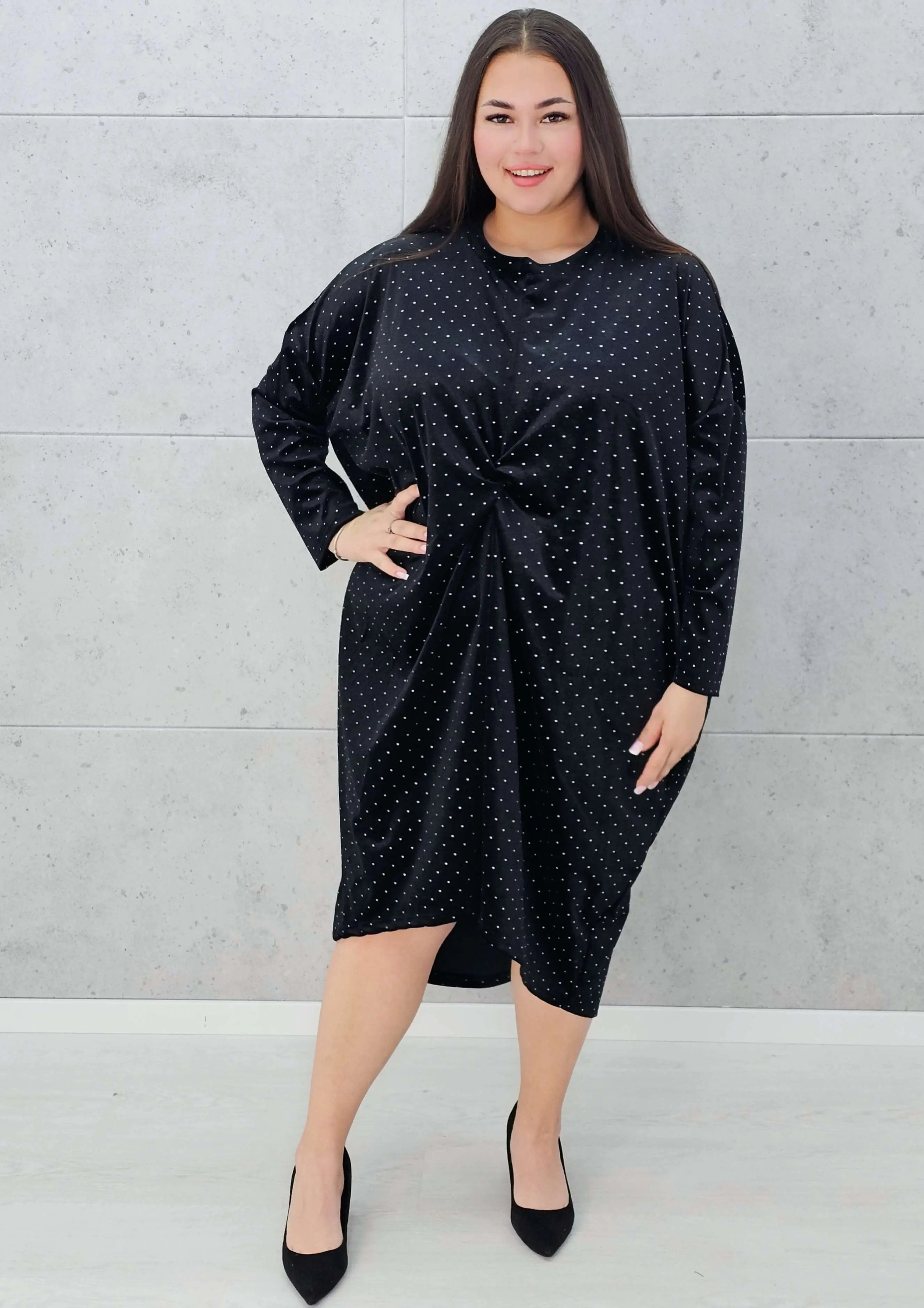 Cekinowa sukienka z marszczeniem Stylowa XL