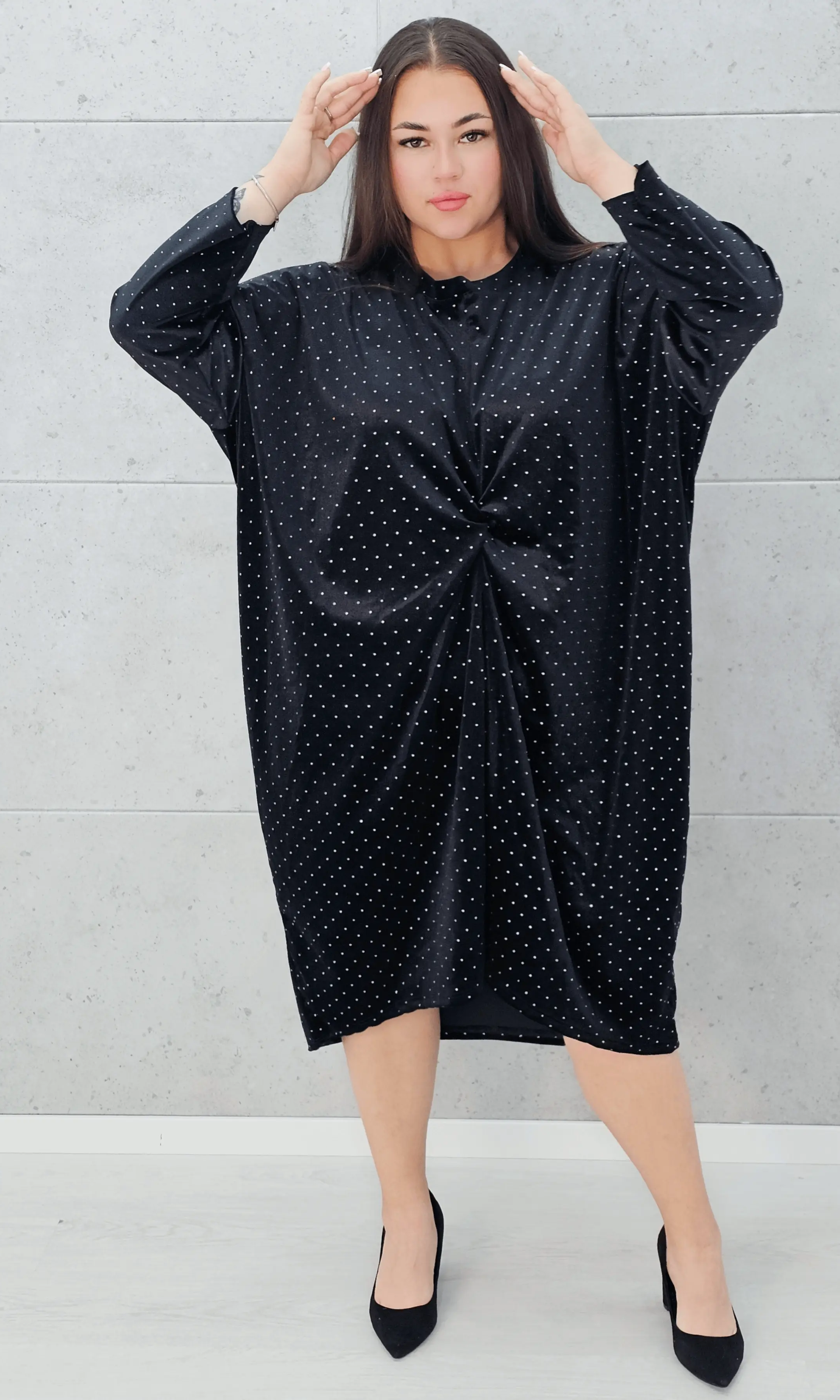 Cekinowa sukienka z marszczeniem Stylowa XL