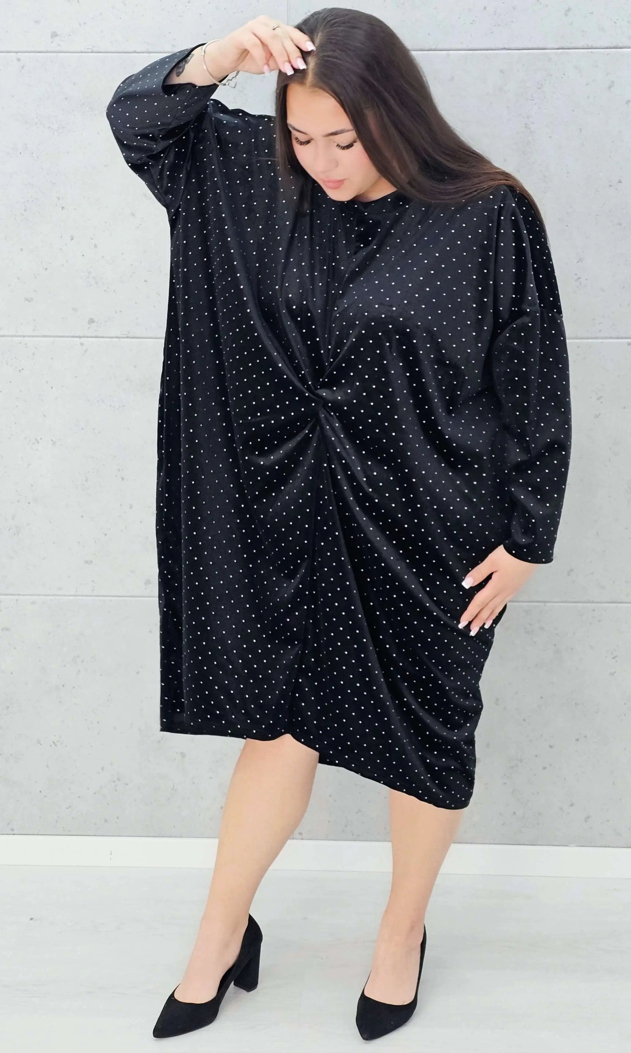 Cekinowa sukienka z marszczeniem Stylowa XL