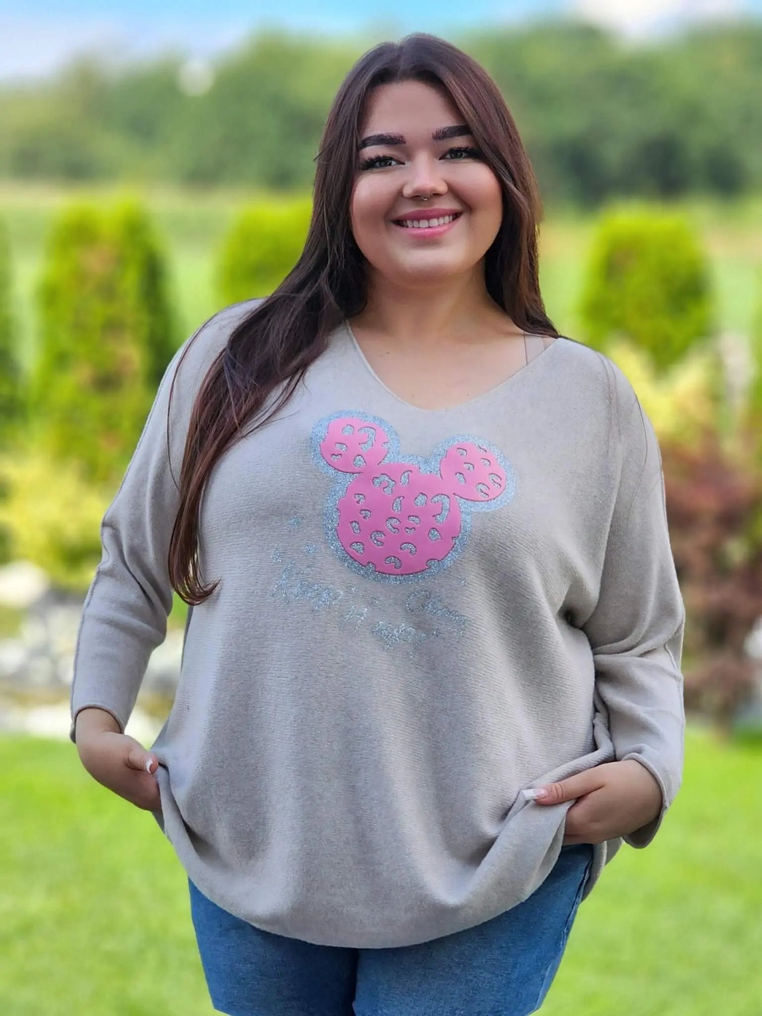 Cienki sweterek z aplikacją myszki Stylowa XL