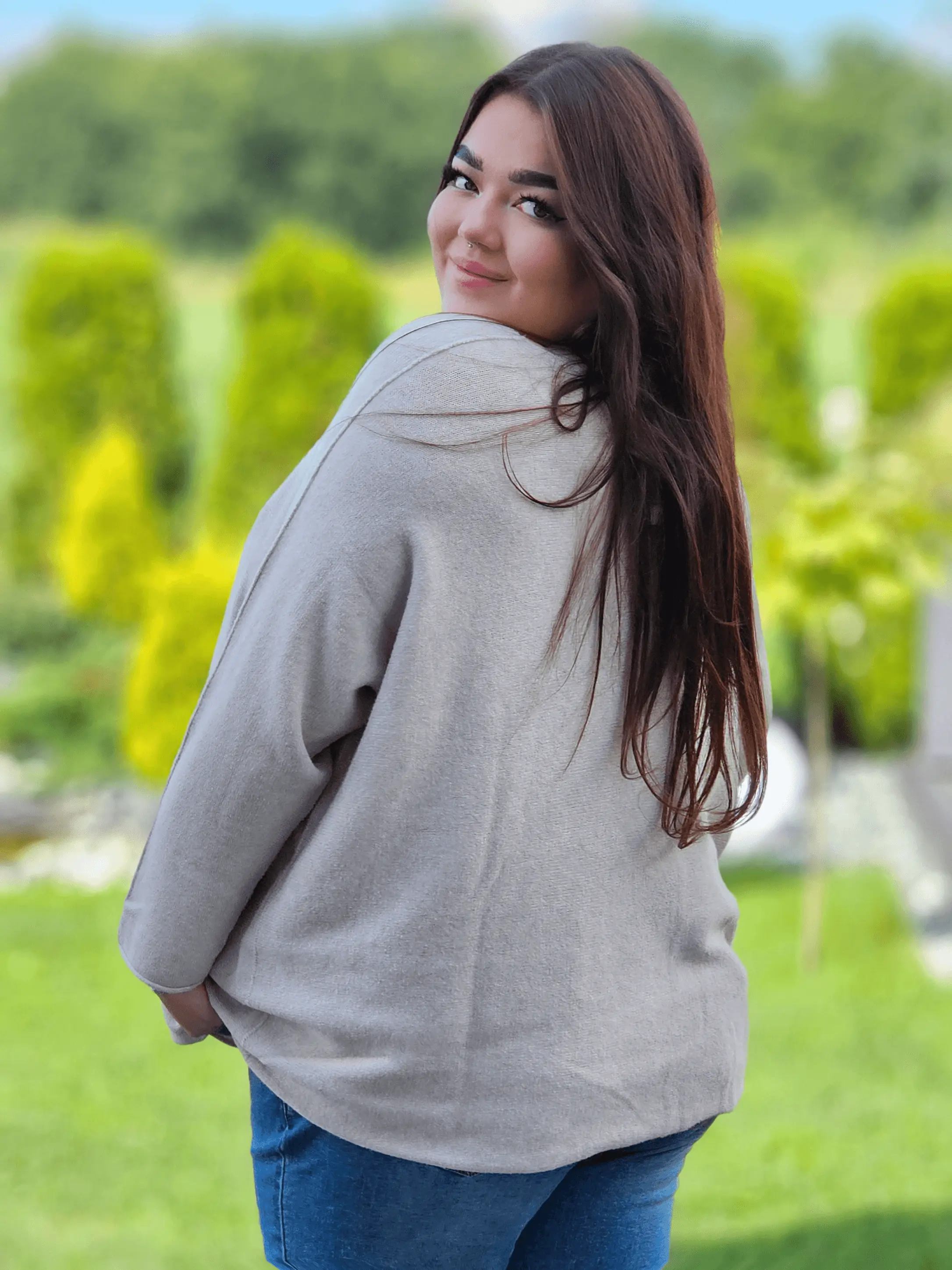 Cienki sweterek z aplikacją myszki Stylowa XL