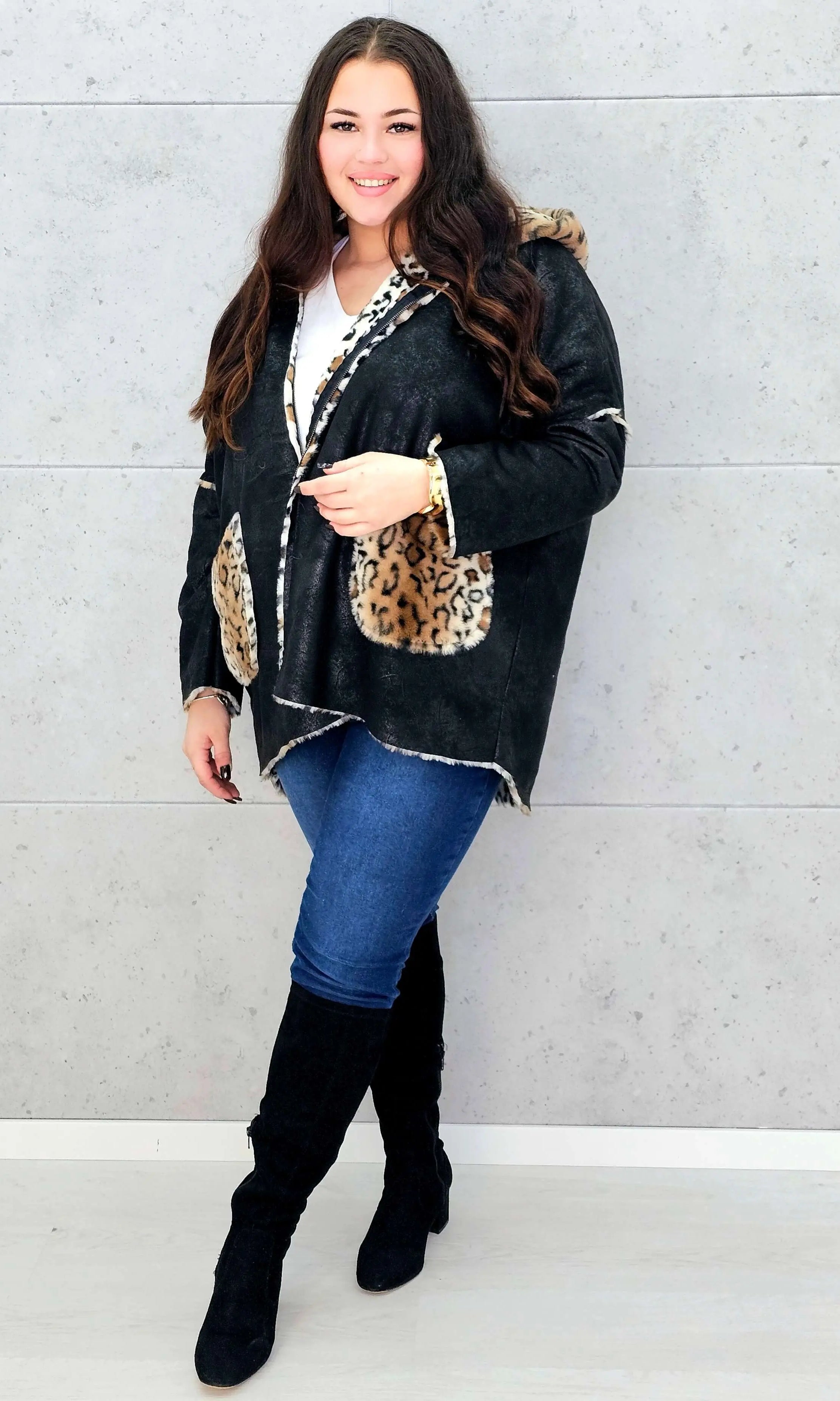 Ciepła kurtka plus size z kapturem w zwierzęcy wzór – styl i wygoda w jednym Stylowa XL