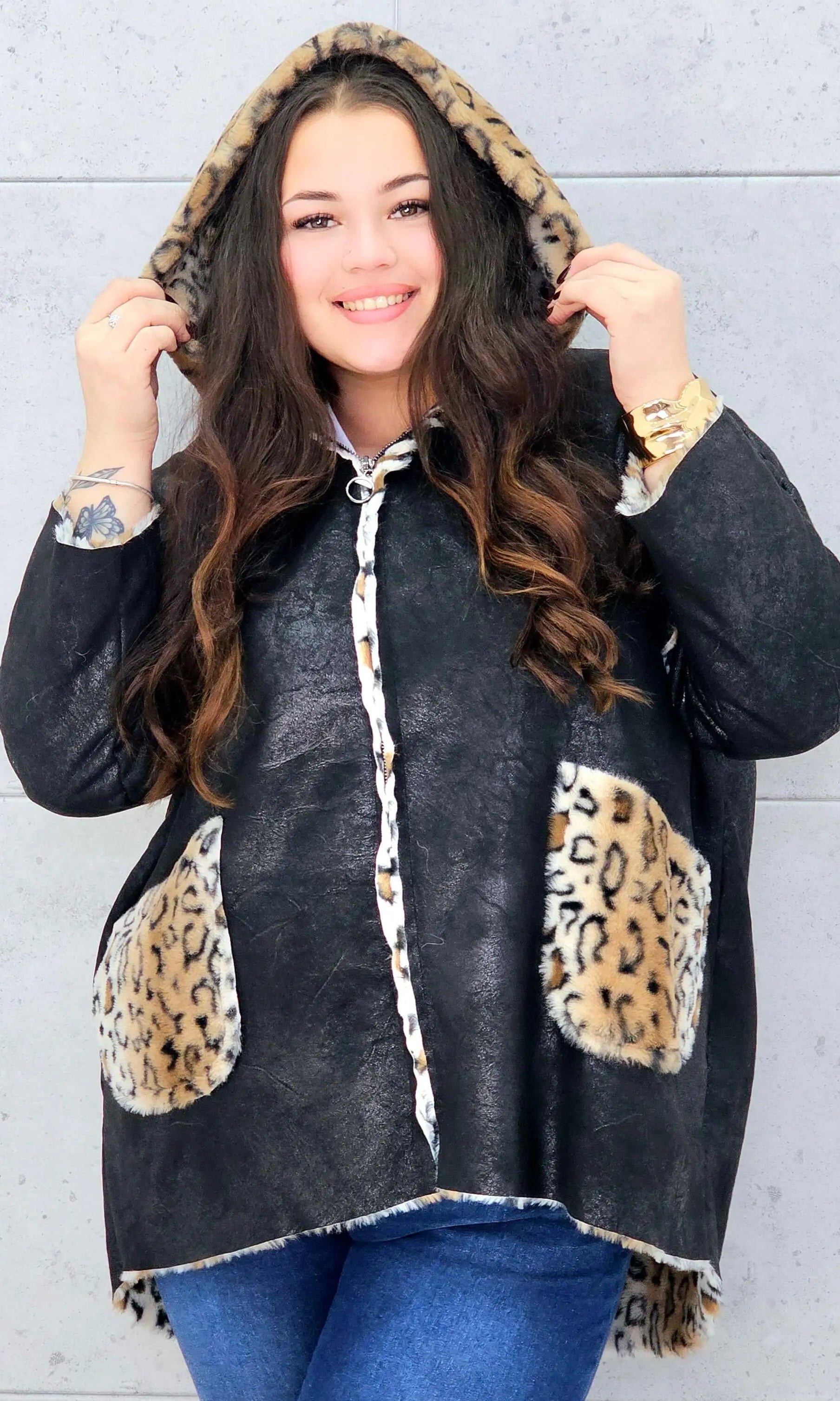 Ciepła kurtka plus size z kapturem w zwierzęcy wzór – styl i wygoda w jednym Stylowa XL